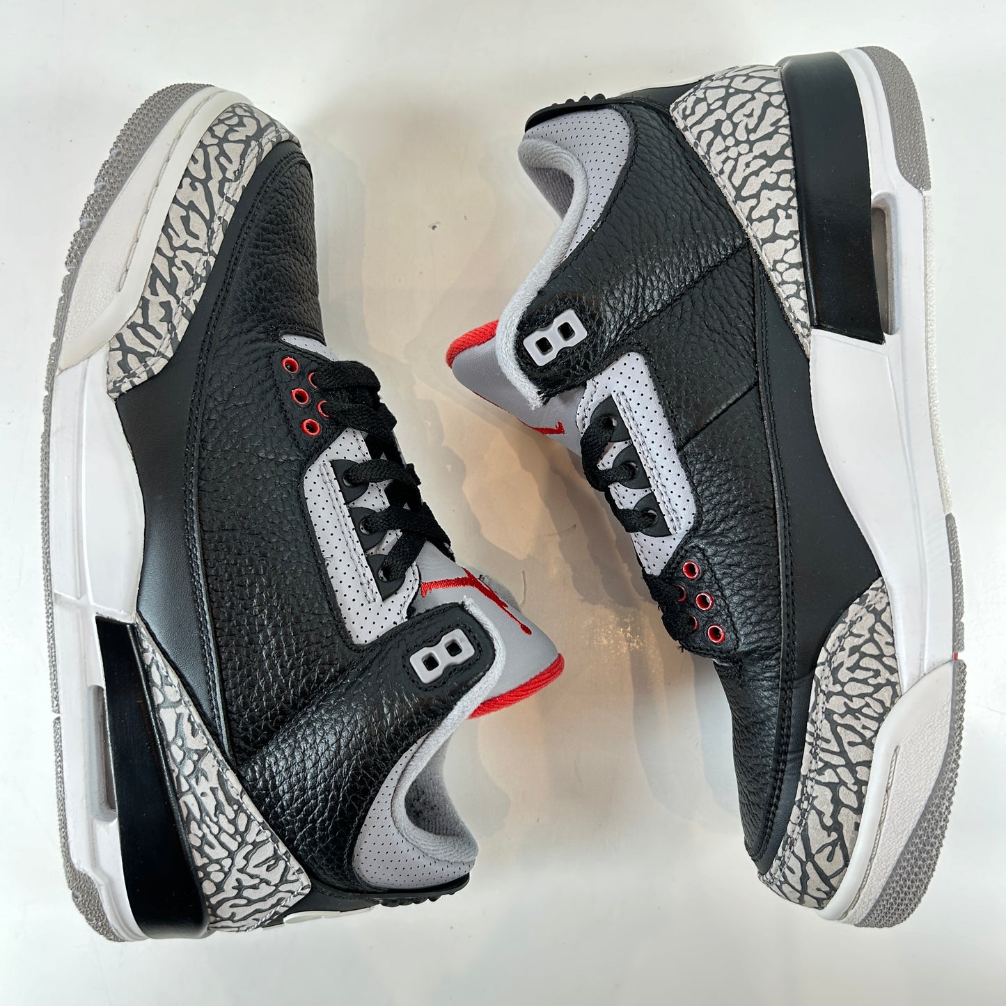 854262 001 Jordan 3 Black Cement 2018 [USED] - 8.5 M (Used3)