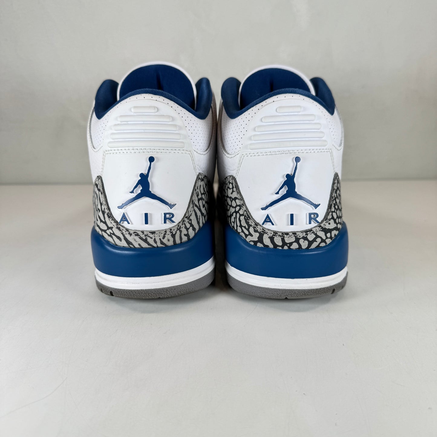 CT8532 148 Jordan 3 Retro Magos