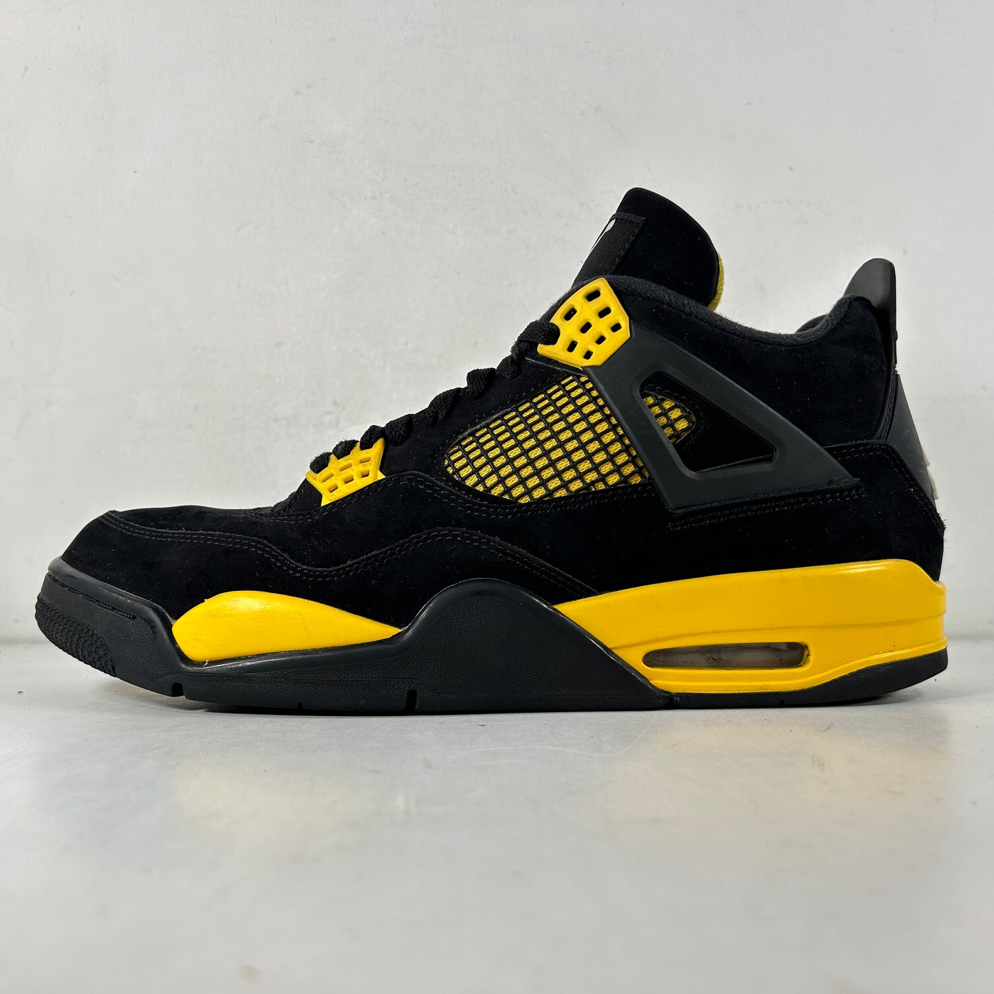 DH6927 017 Jordan 4 Retro Thunder [USED] - 12 M (Used)