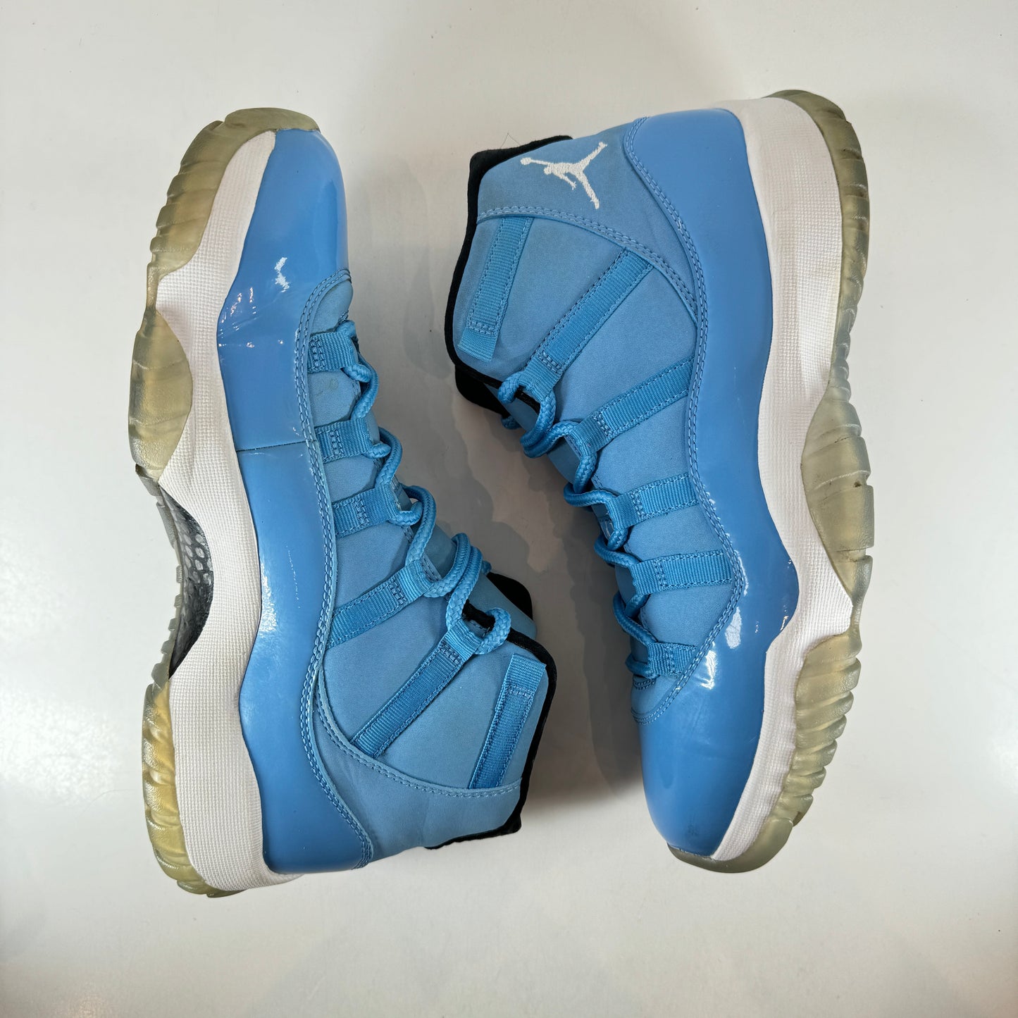 689479 405 Jordan 11 Retro Pantone [USED] - 8.5 M (Used) (Replace Box)