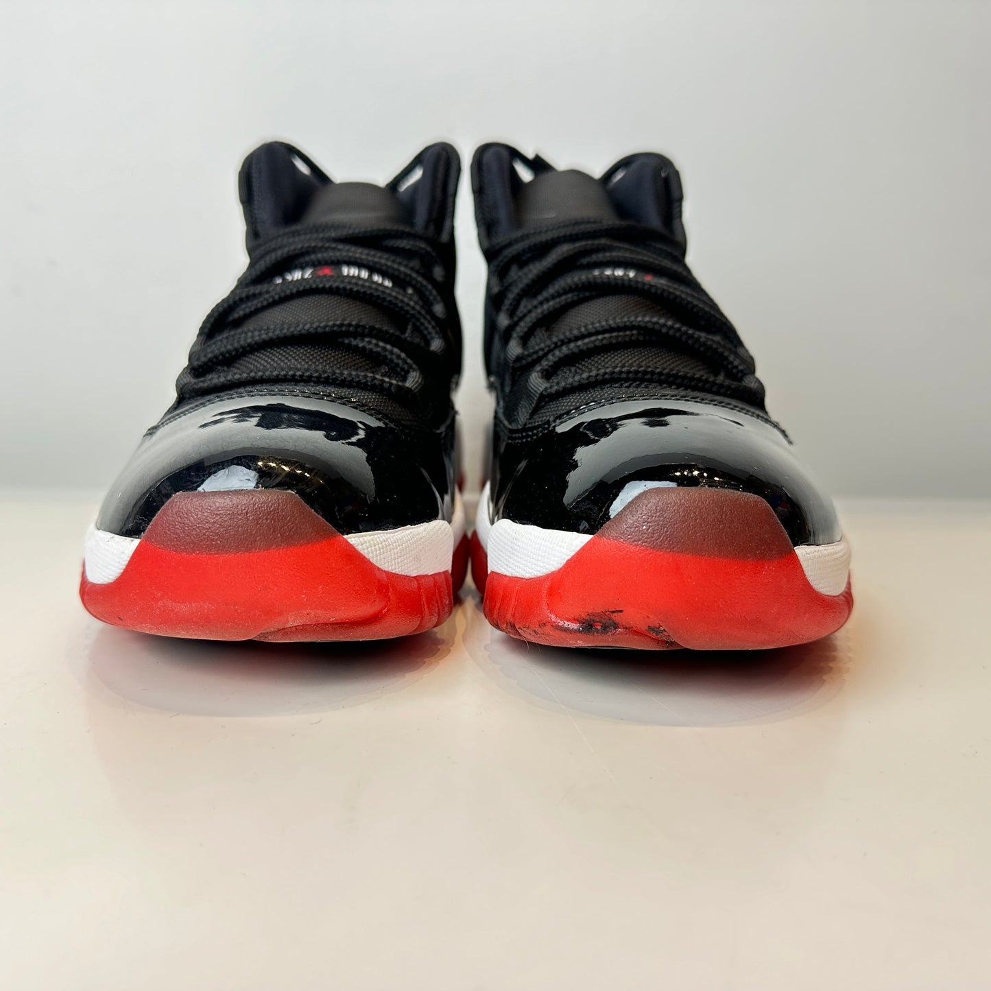 378037 010  Jordan 11 Retro Playoffs (2012) [USED] - 11 M (Used)