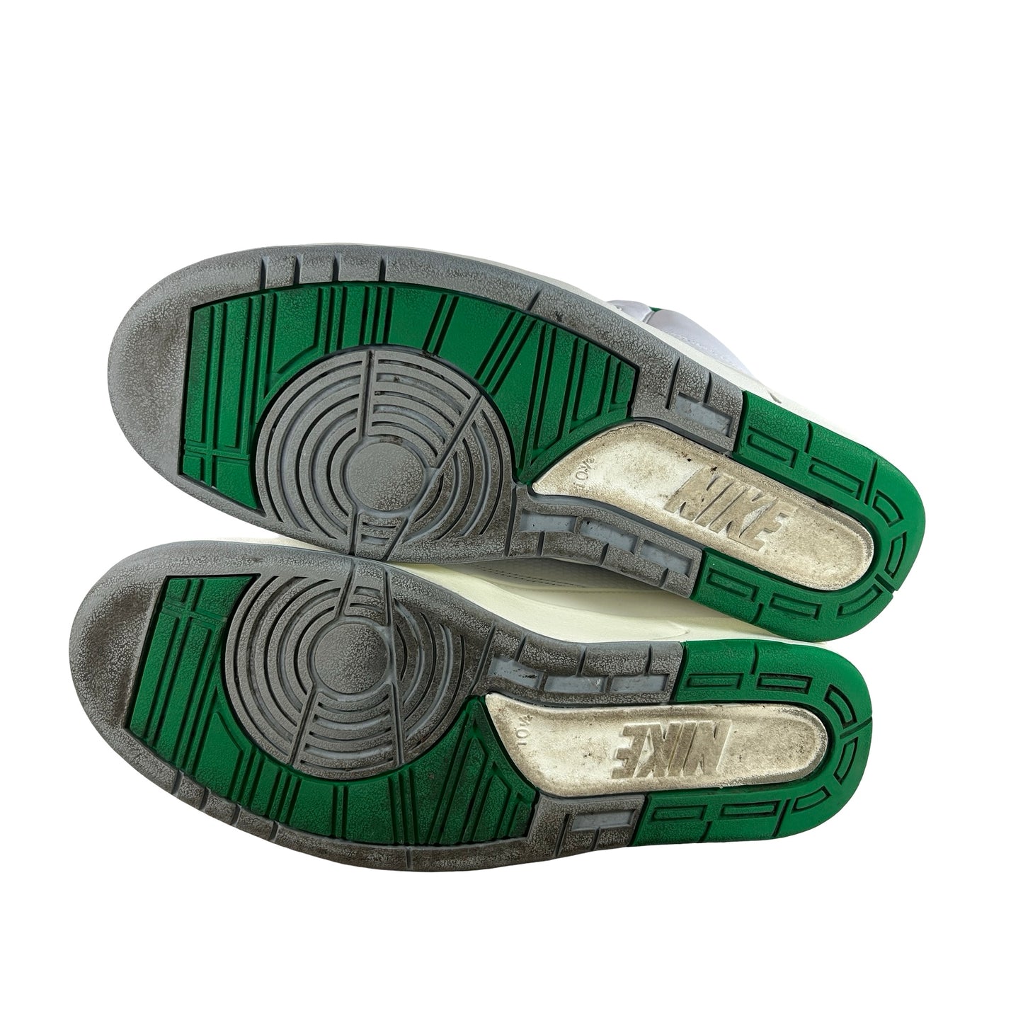 DR8884 103 Jordan 2 Retro Lucky Green - 10.5 M (Used3)