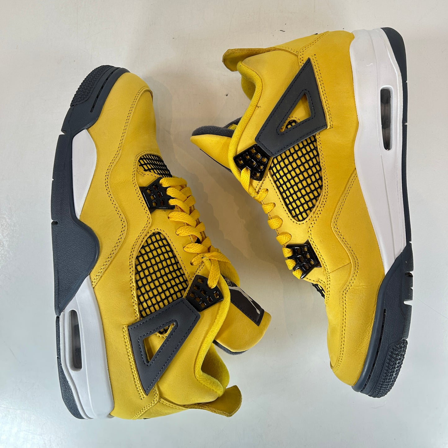 CT8527 700 Jordan 4 Retro Lightning (2021) [USED] - 11 M (Used)