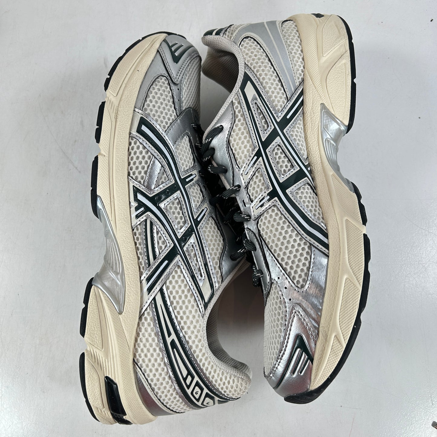 1203A565 100 ASICS Gel-1130 Kith Cream Scarab [USED] - 11.5 M (Used)