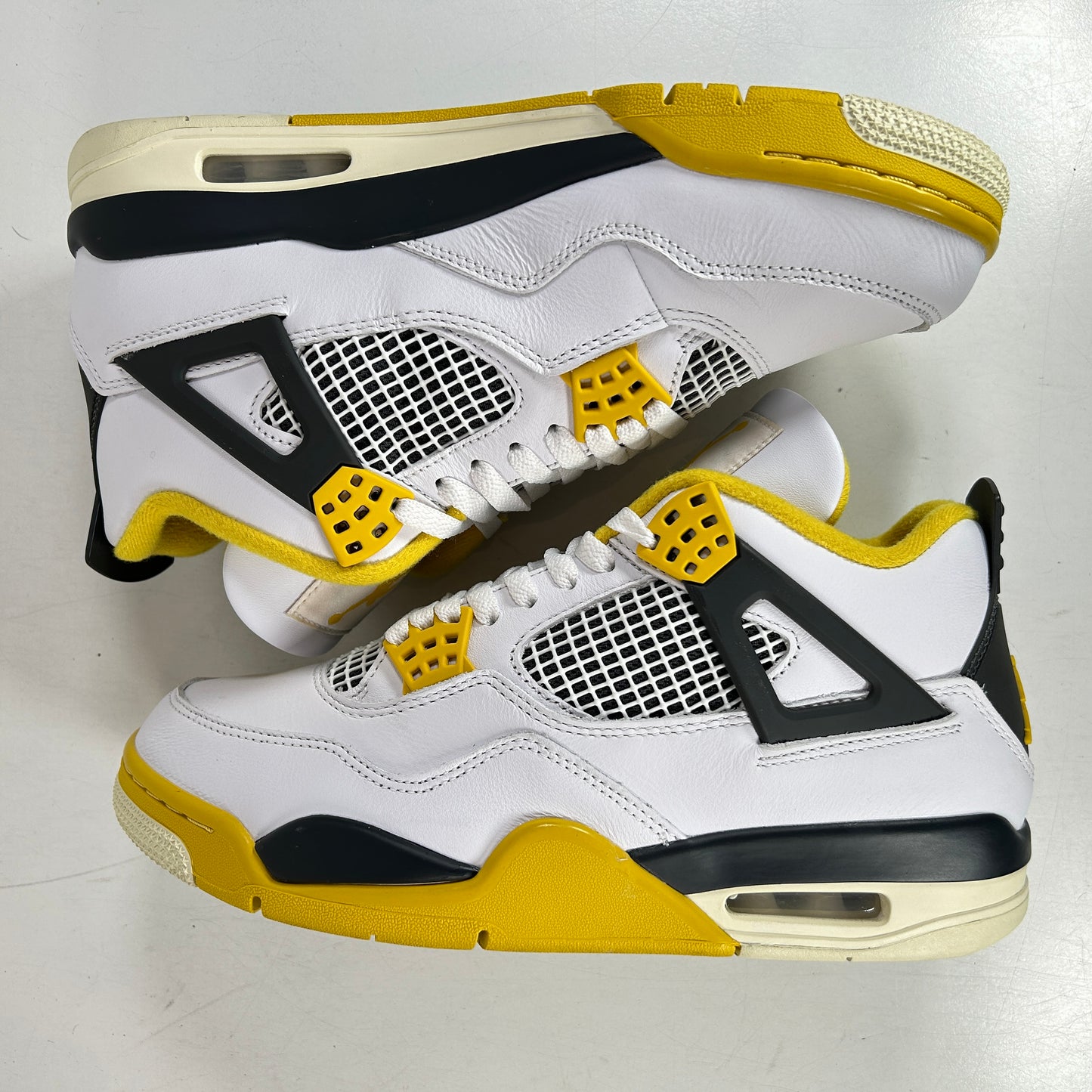 AQ9129 101 Jordan 4 Retro Vivid Sulfur (Women's) [USED] - 10 W (VNDS)