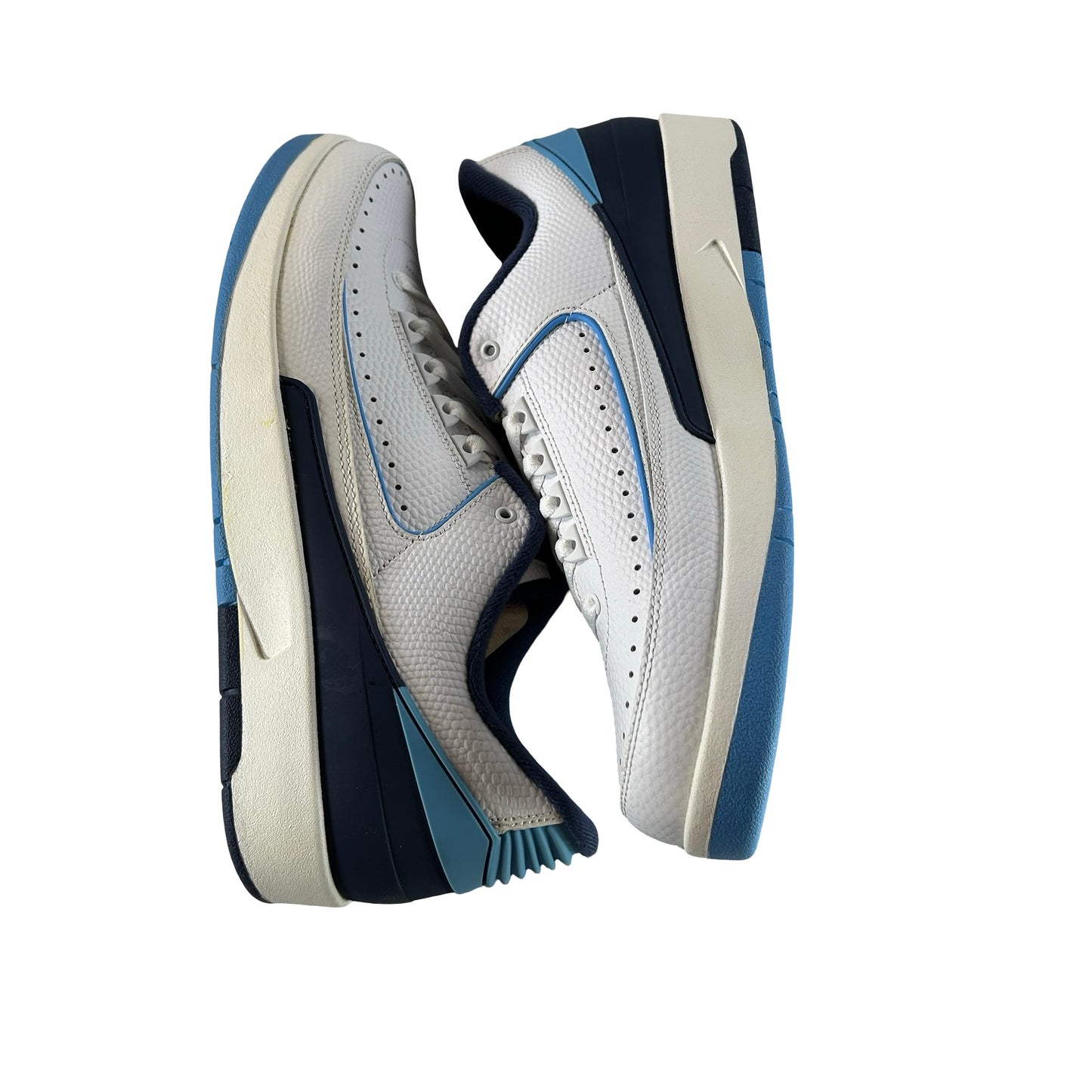 832819 107 Air Jordan 2 Retro Low University Blue (2016) - 10 M (Yellowing)