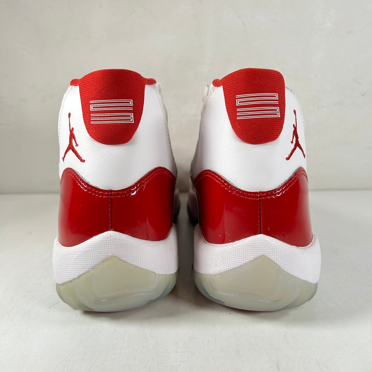 CT8012 116 Jordan 11 Retro Cherry (2022) [CONDITIONAL] - 8.5 M (No Box) (Yellowing Soles)