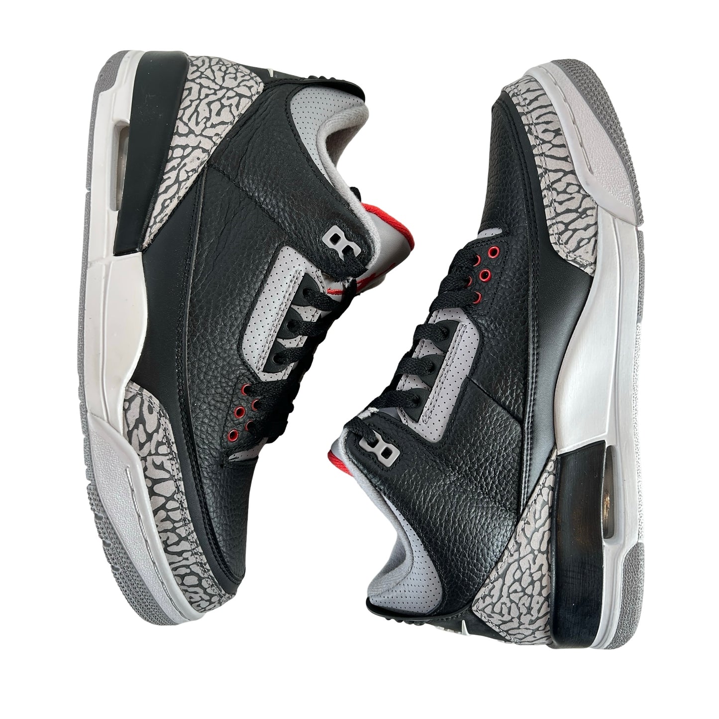 854262 001 Jordan 3 Black Cement 2018 [CONDITIONAL] - 9.5 M (Glittering)