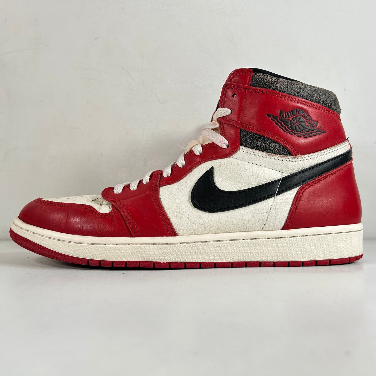 DZ5485 612 Jordan 1 Retro High OG Chicago Lost And Found [USED] - 12 M (Used4)