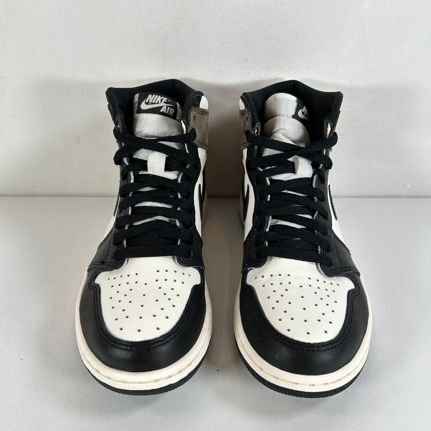 555088 105 Jordan 1 Mocha [USED] - 8.5 M (Used)