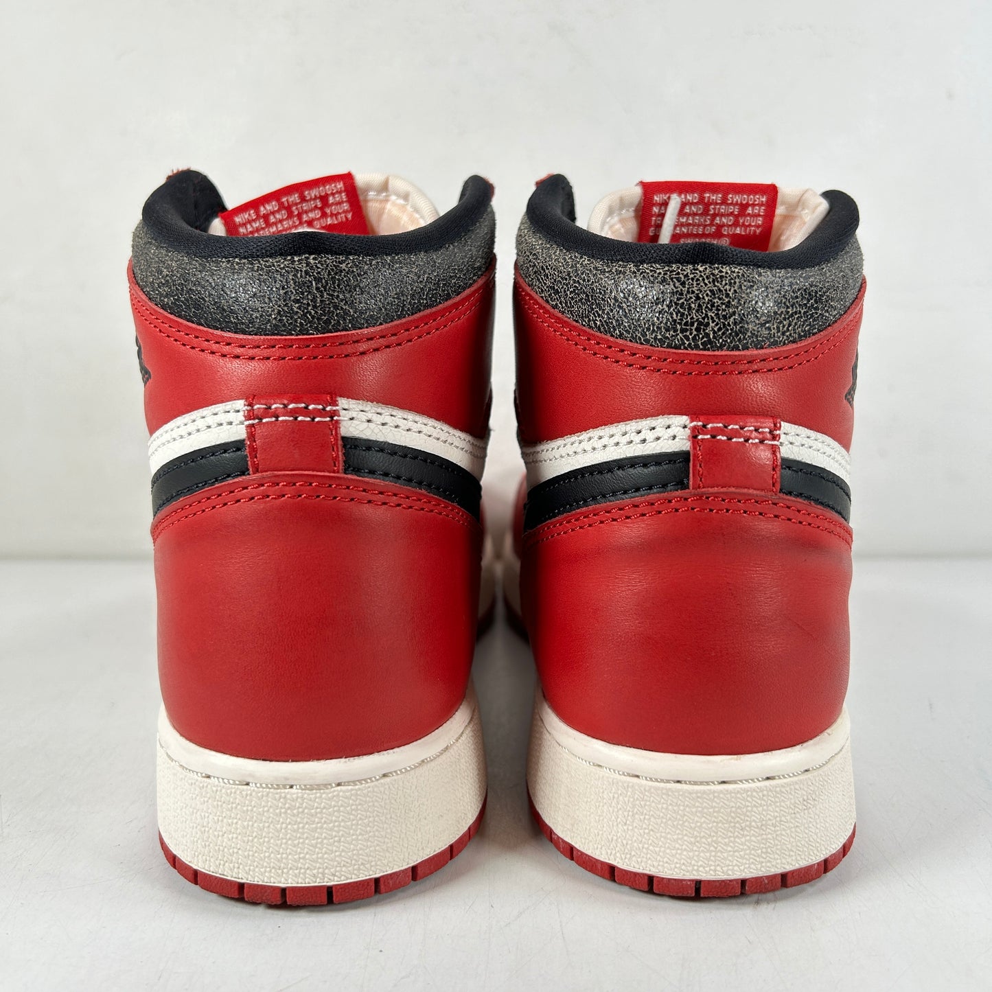 FD1437 612 Jordan 1 Retro High OG Chicago Lost and Found (GS) [USED] - 7 Y (Used3)