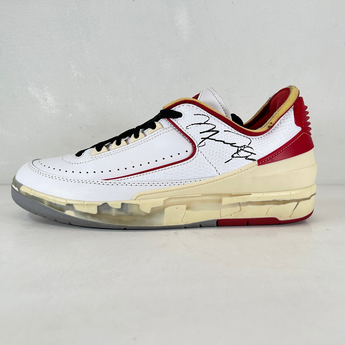 DJ4375 106 Jordan 2 Retro Low SP Off-White White Red [USED] - 9 M (Used)