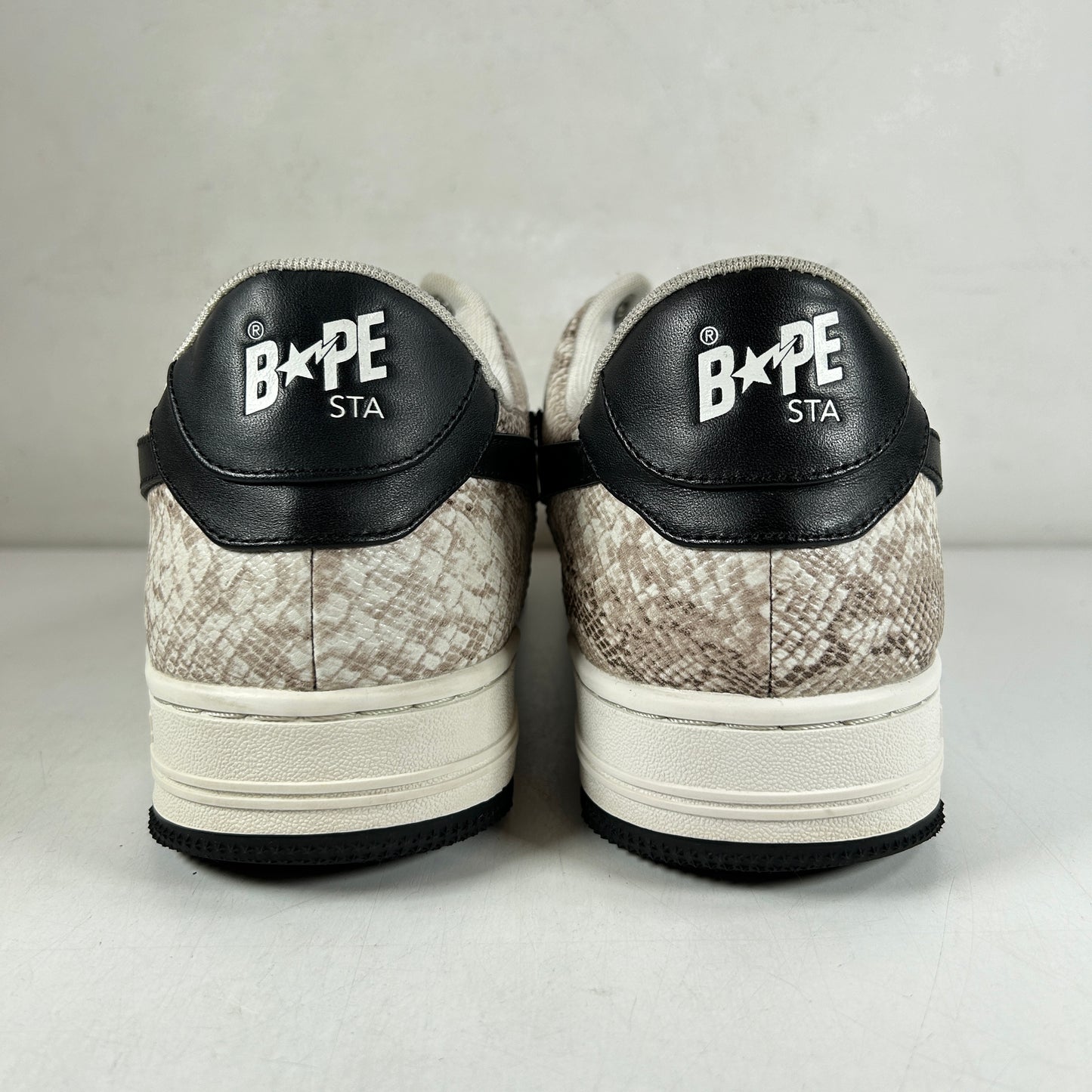 001FWI801009M_BEI A Bathing Ape Bape Sta Snake Skin Beige [USED] - 10 M (Used)