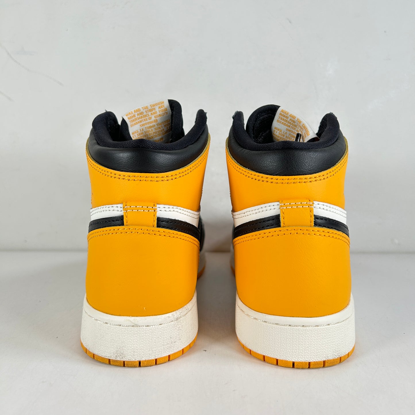 575441 711 Jordan 1 Retro High OG Taxi (GS) [USED] - 6.5 Y (Used)