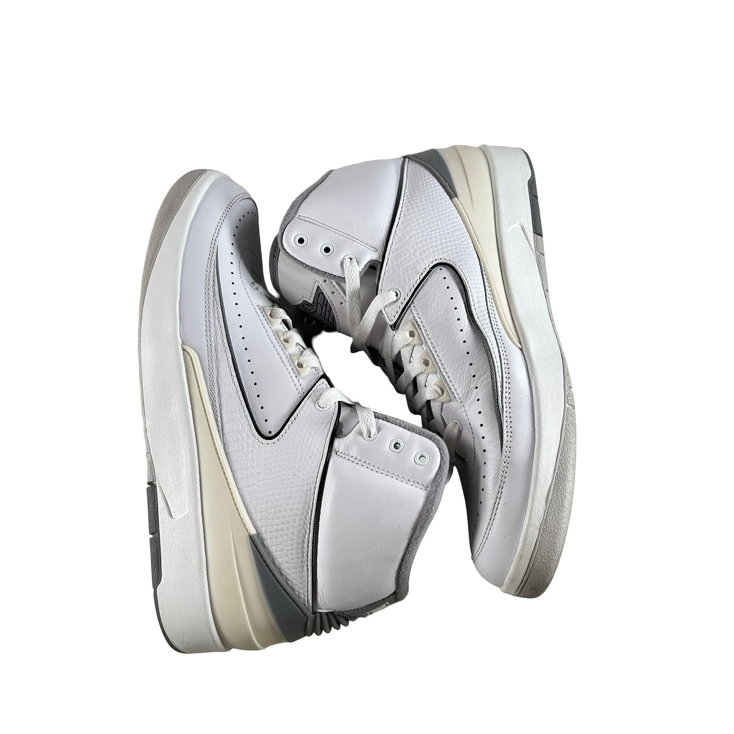 DR8884 100 Jordan 2 Retro Cement Grey [USED] - 9 M (Used)