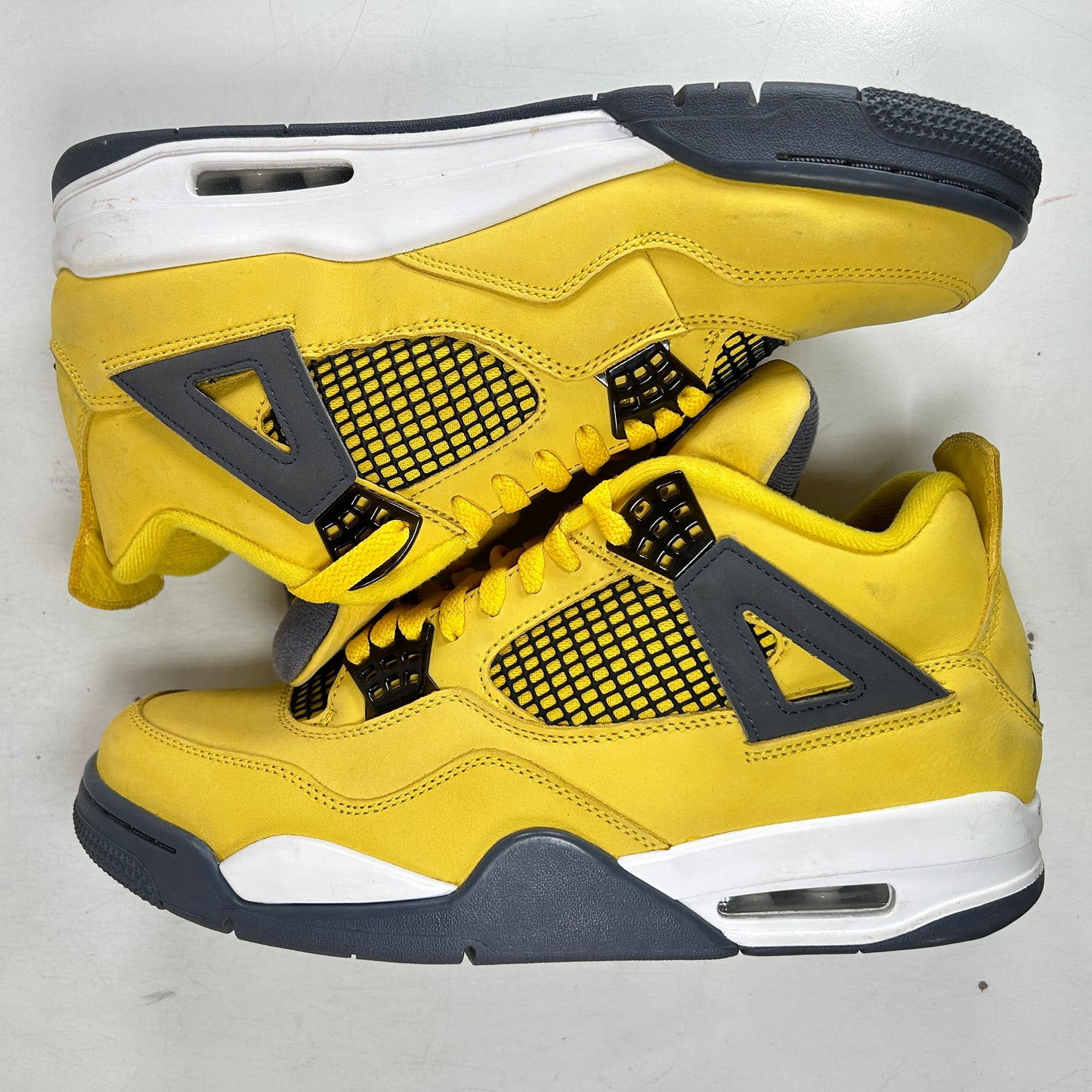 CT8527 700 Jordan 4 Retro Lightning (2021) [USED] - 10.5 M (Used4)