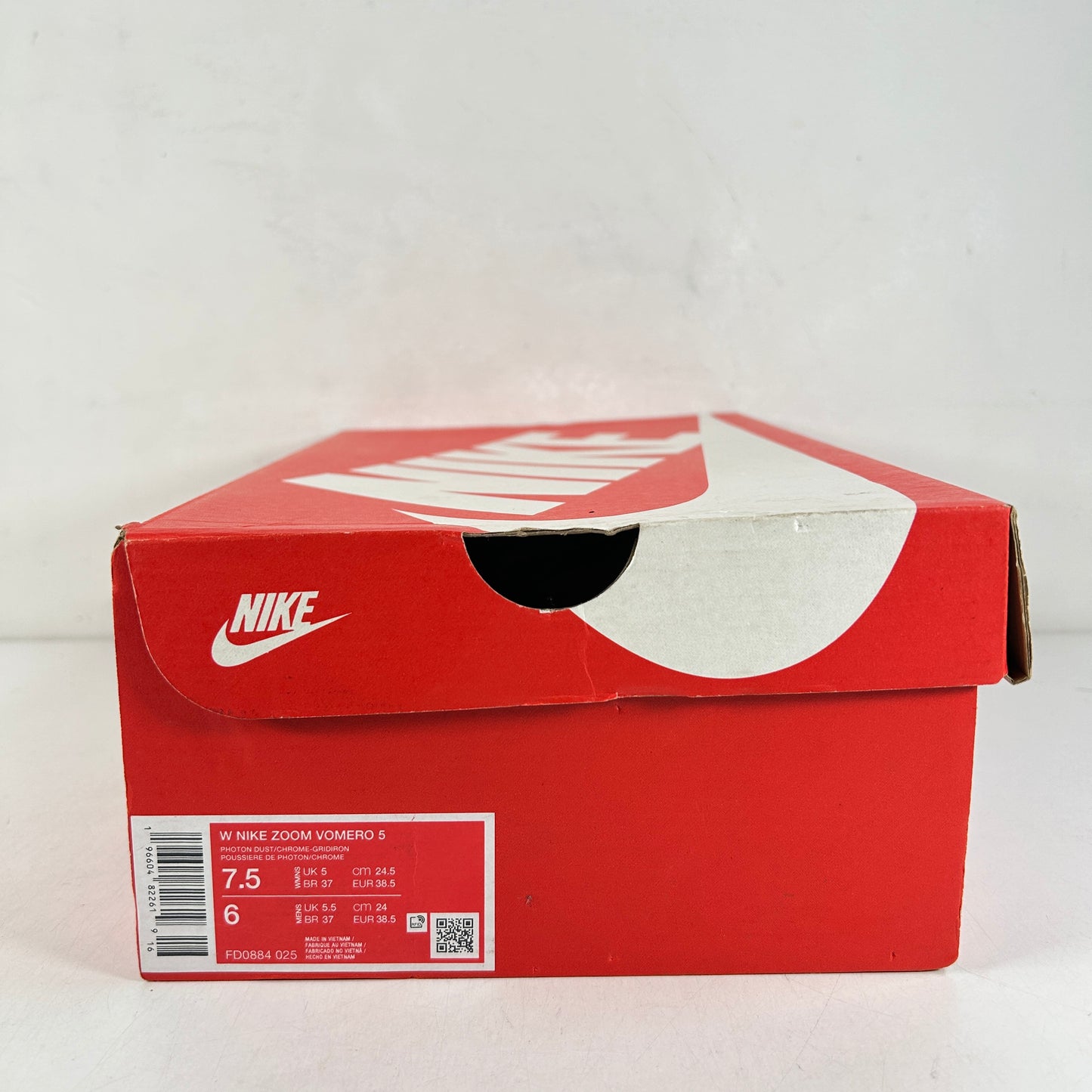 FD0884 025 Nike Zoom Vomero 5 Photon Dust Metallic Silver W [USED] - 7.5 W (Used)