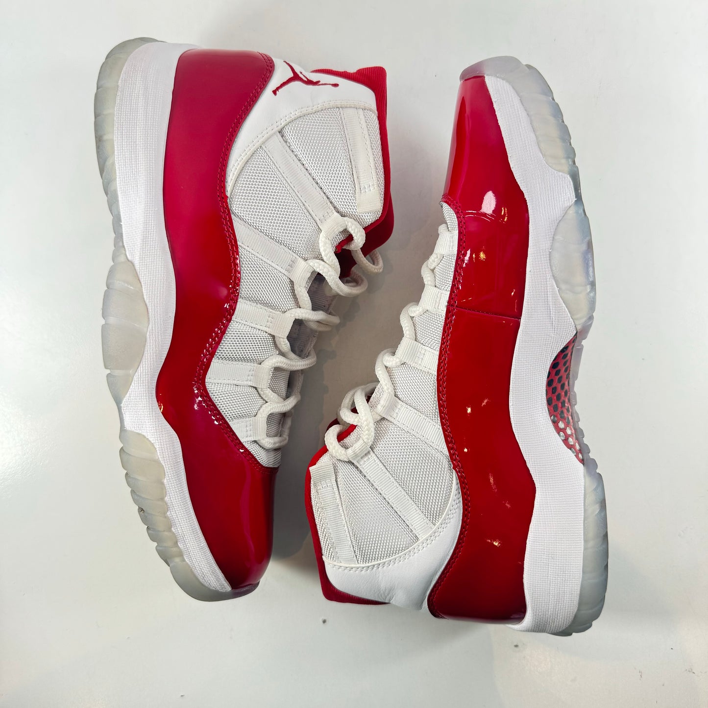 CT8012 116 Jordan 11 Retro Cereza (2022)
