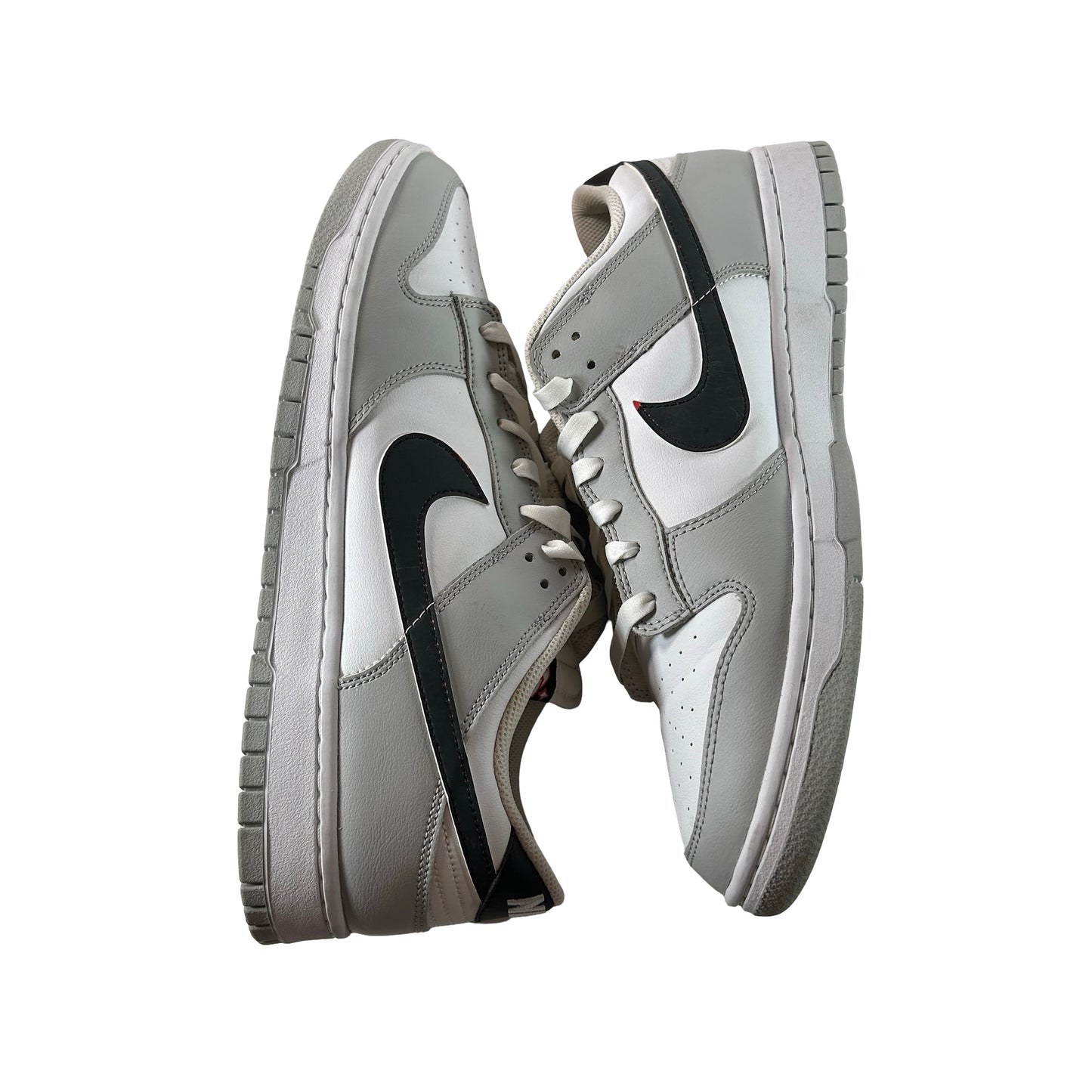 DR9654 001 Nike Dunk Low SE Lotería Pack Gris Niebla