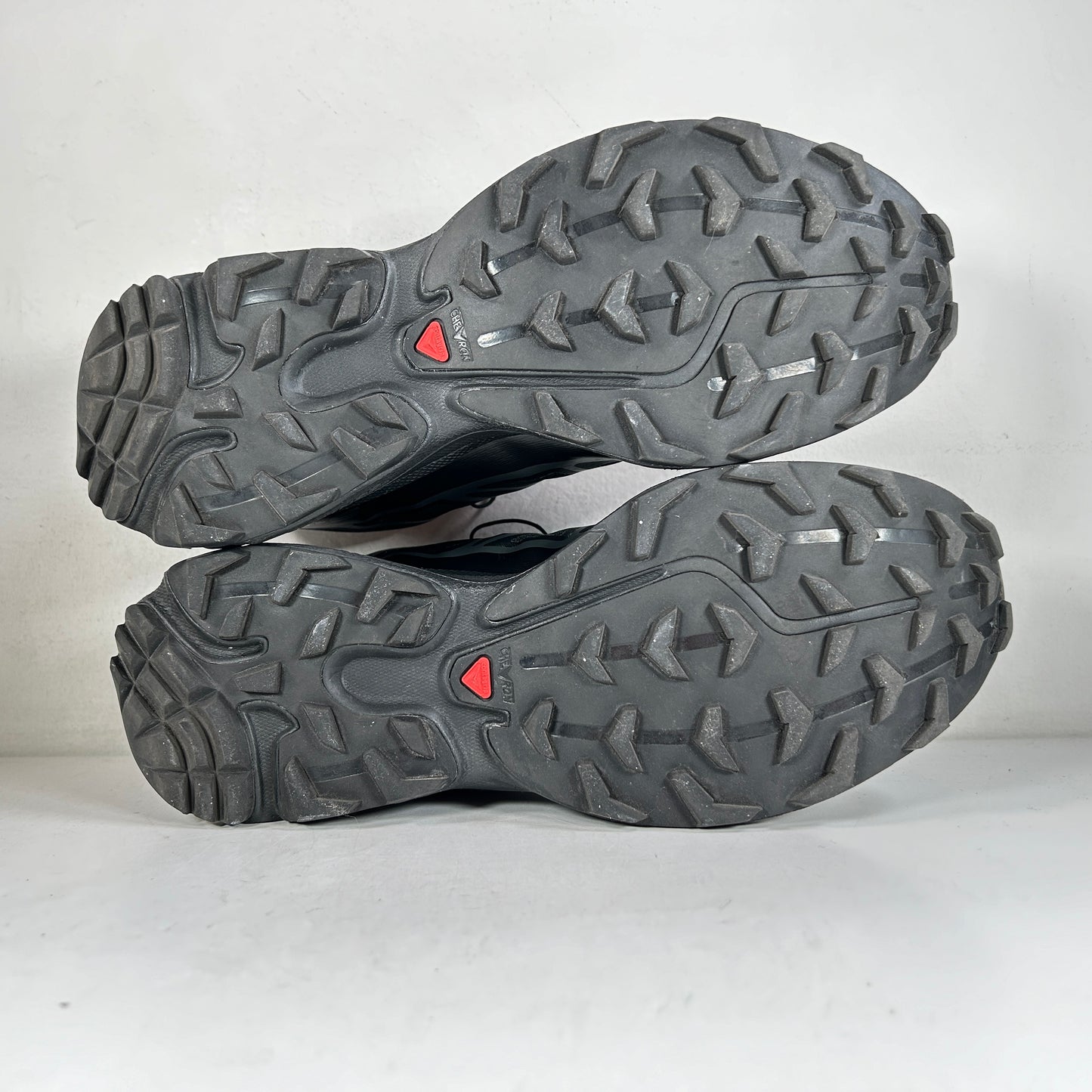 L41086600 Salomon XT-6 Triple Black [USED] - 9 M (Used)