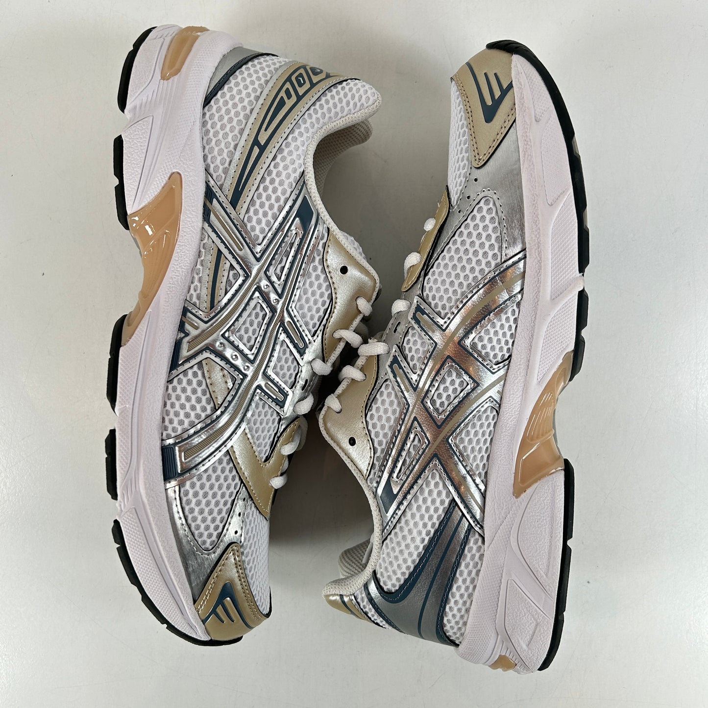1201A256 117 ASICS Gel-1130 White Wood Crepe [USED] - 9 M (Used)