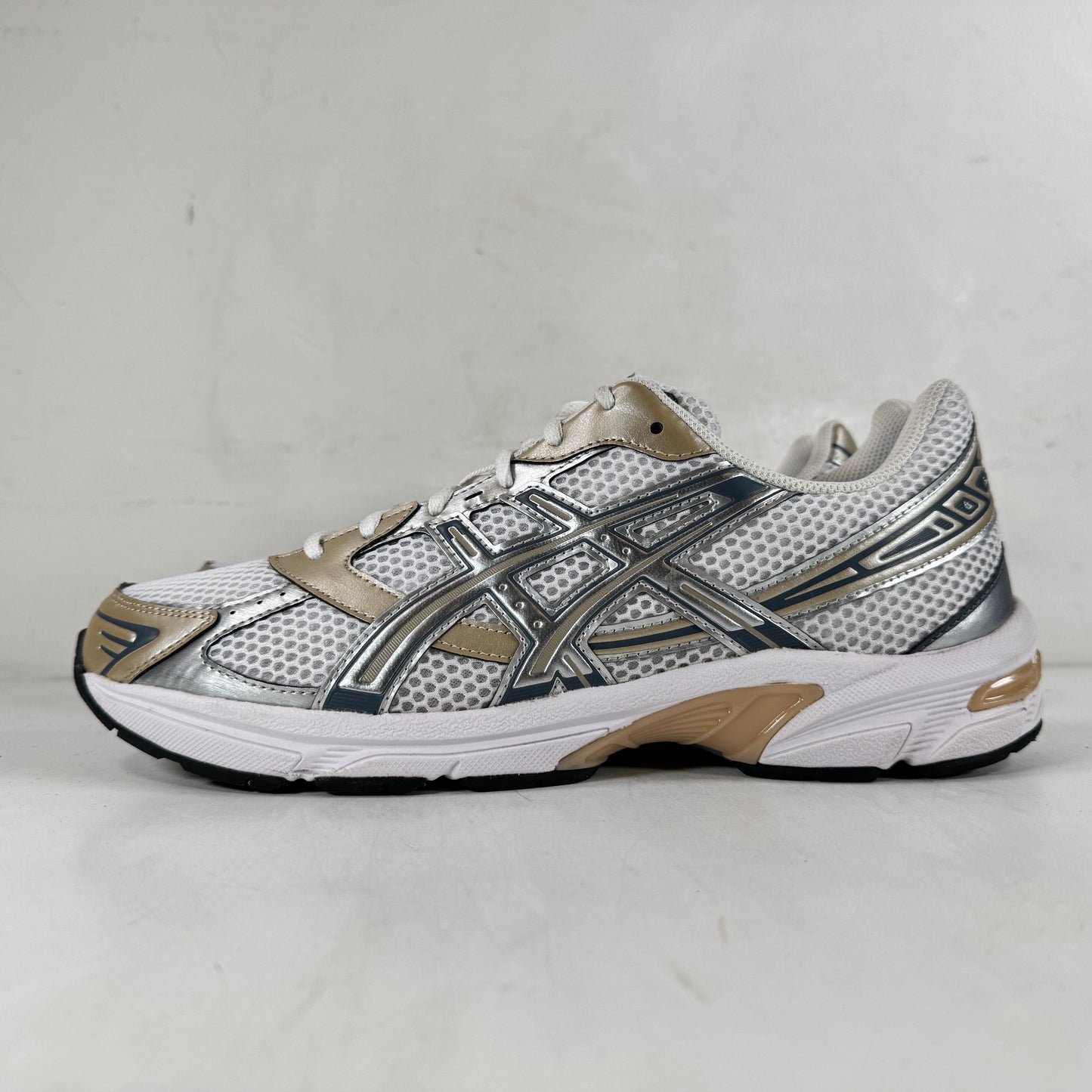 1201A256 117 ASICS Gel-1130 White Wood Crepe [USED] - 10.5 M (Used)