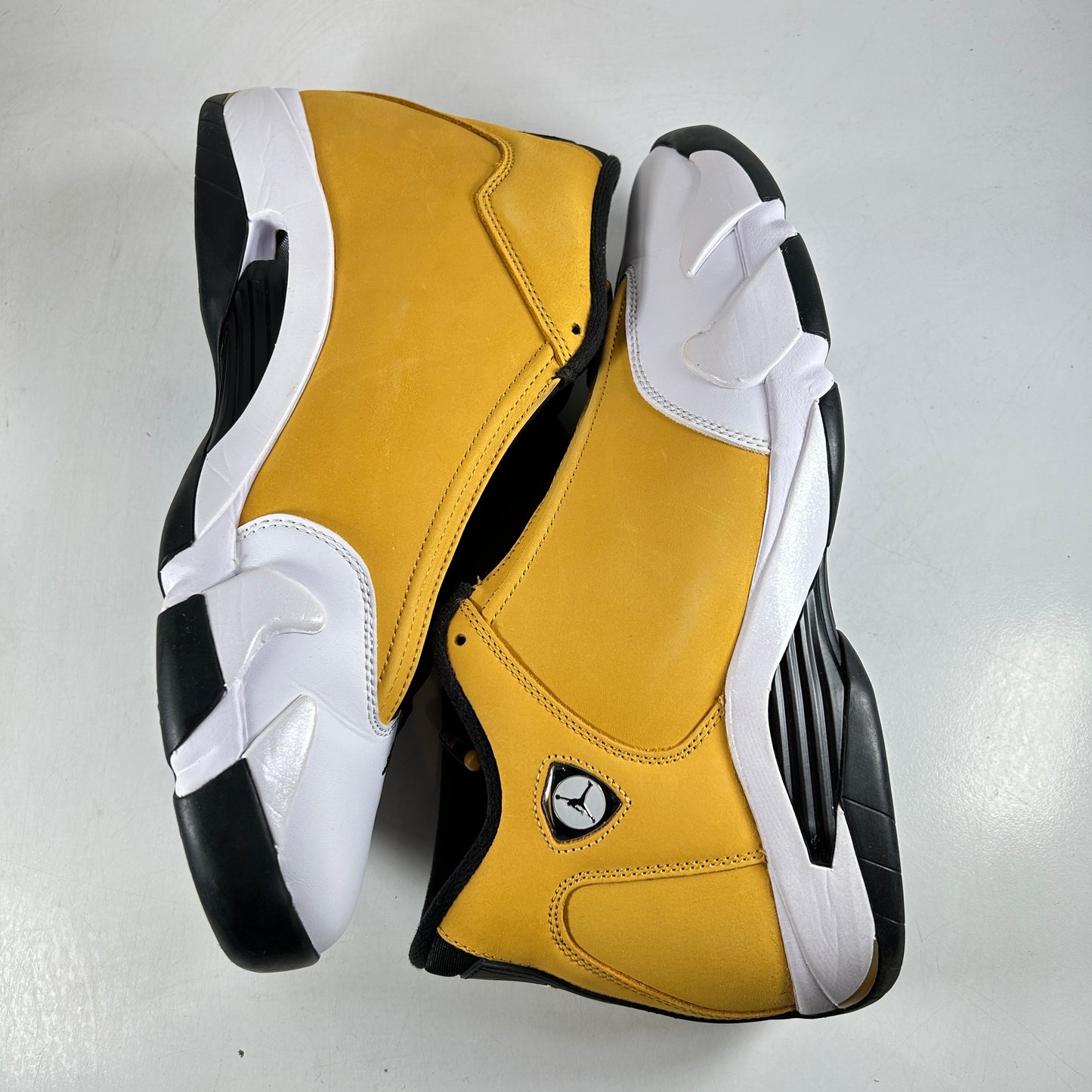 487471 701 Jordan 14 Retro Light Ginger (2022) [USED] - 13 M (Used)