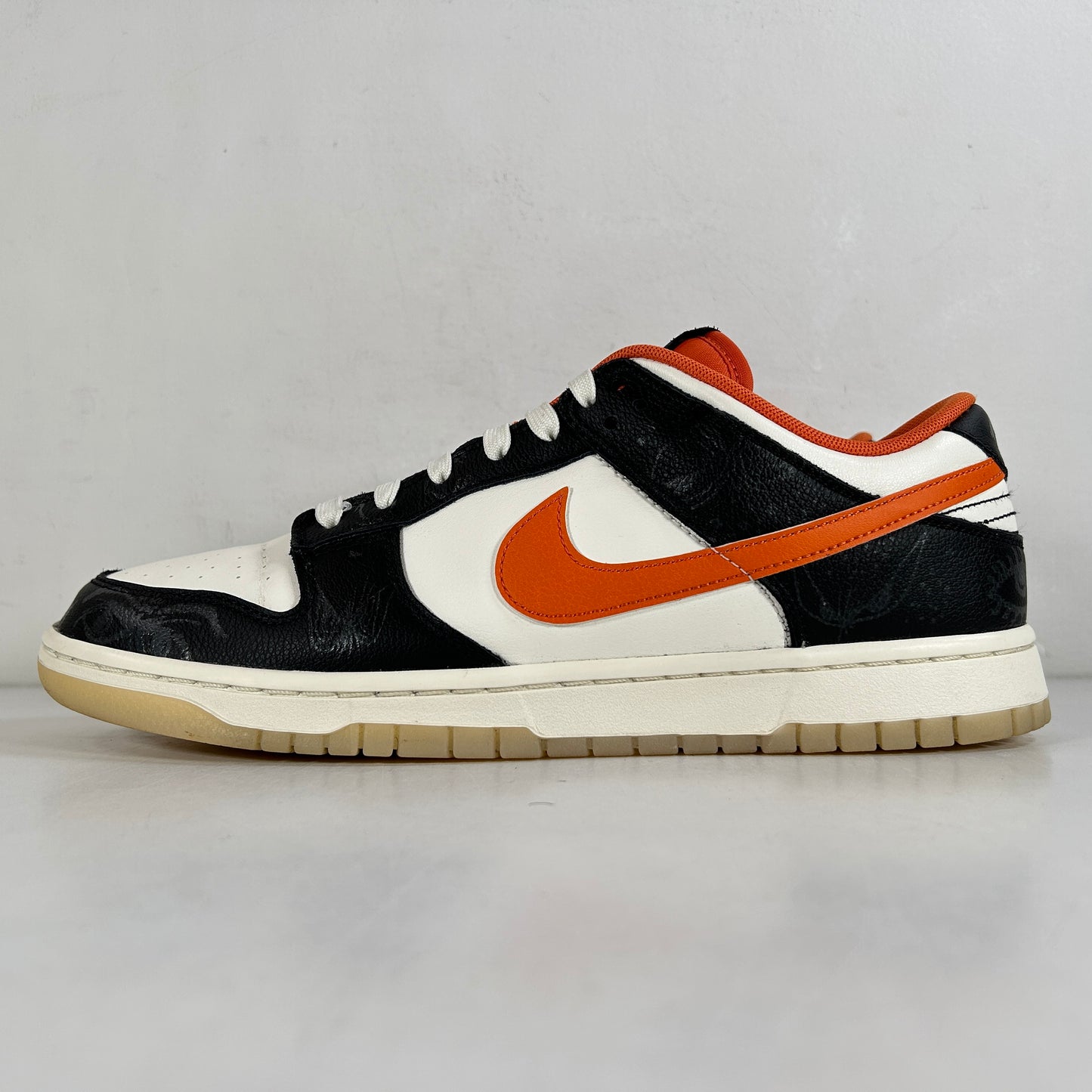DD3357 100 Nike Dunk Low PRM Halloween (2021) [USED] - 11 M (Used)
