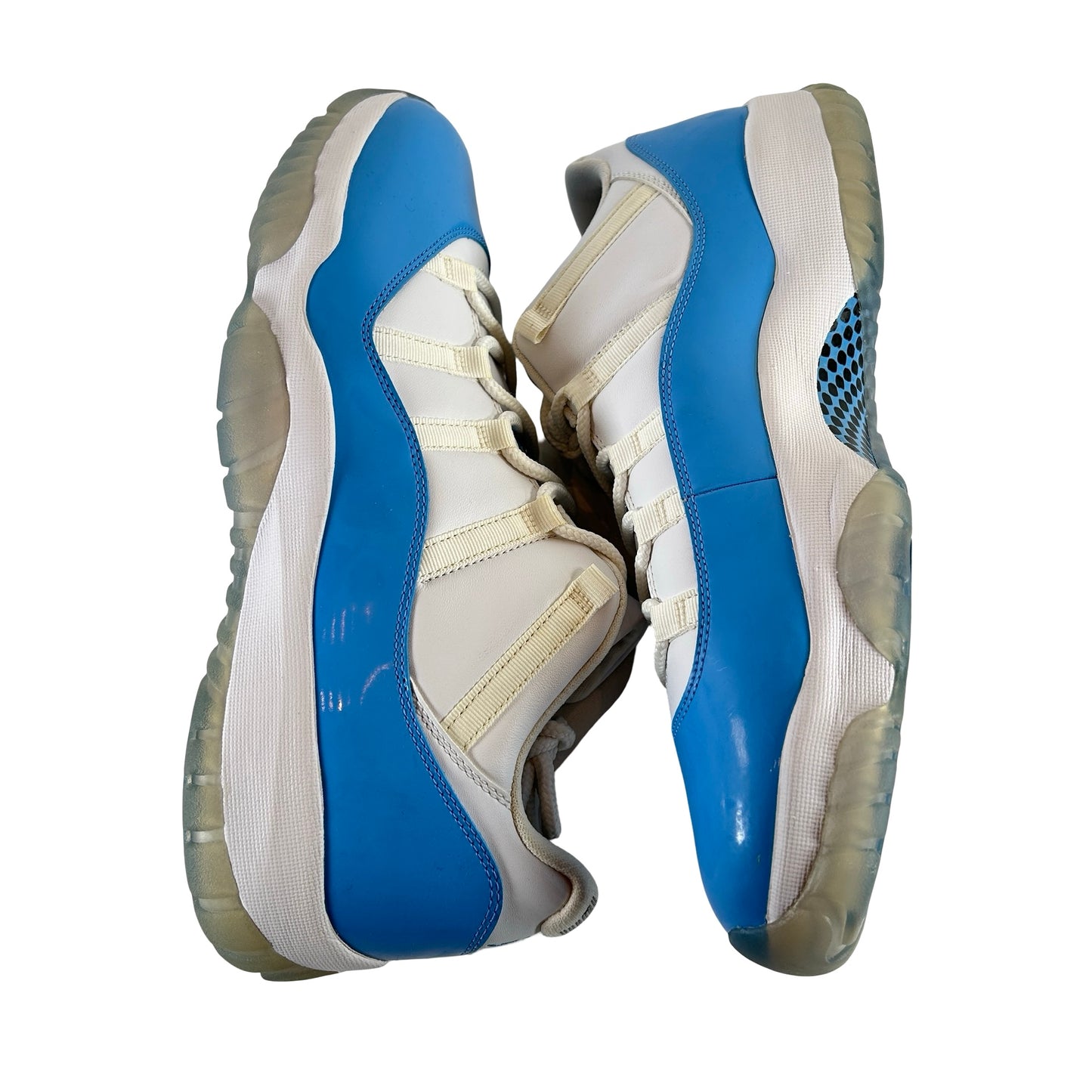 528895 106 Jordan 11 Retro Low University Blue (2017) [CONDITIONAL] - 14 M (Yellowing)