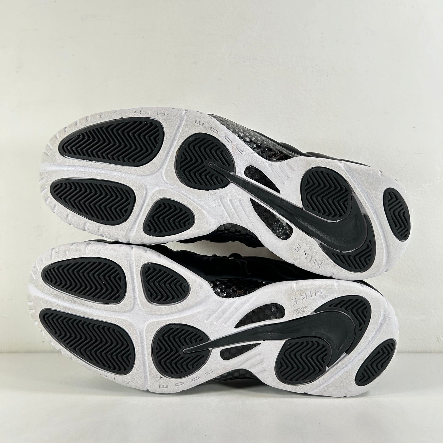 624041 006 Nike Air Foamposite Pro Dr. Doom (2016) [USED] - 11 M (VNDS) (Replace Box)