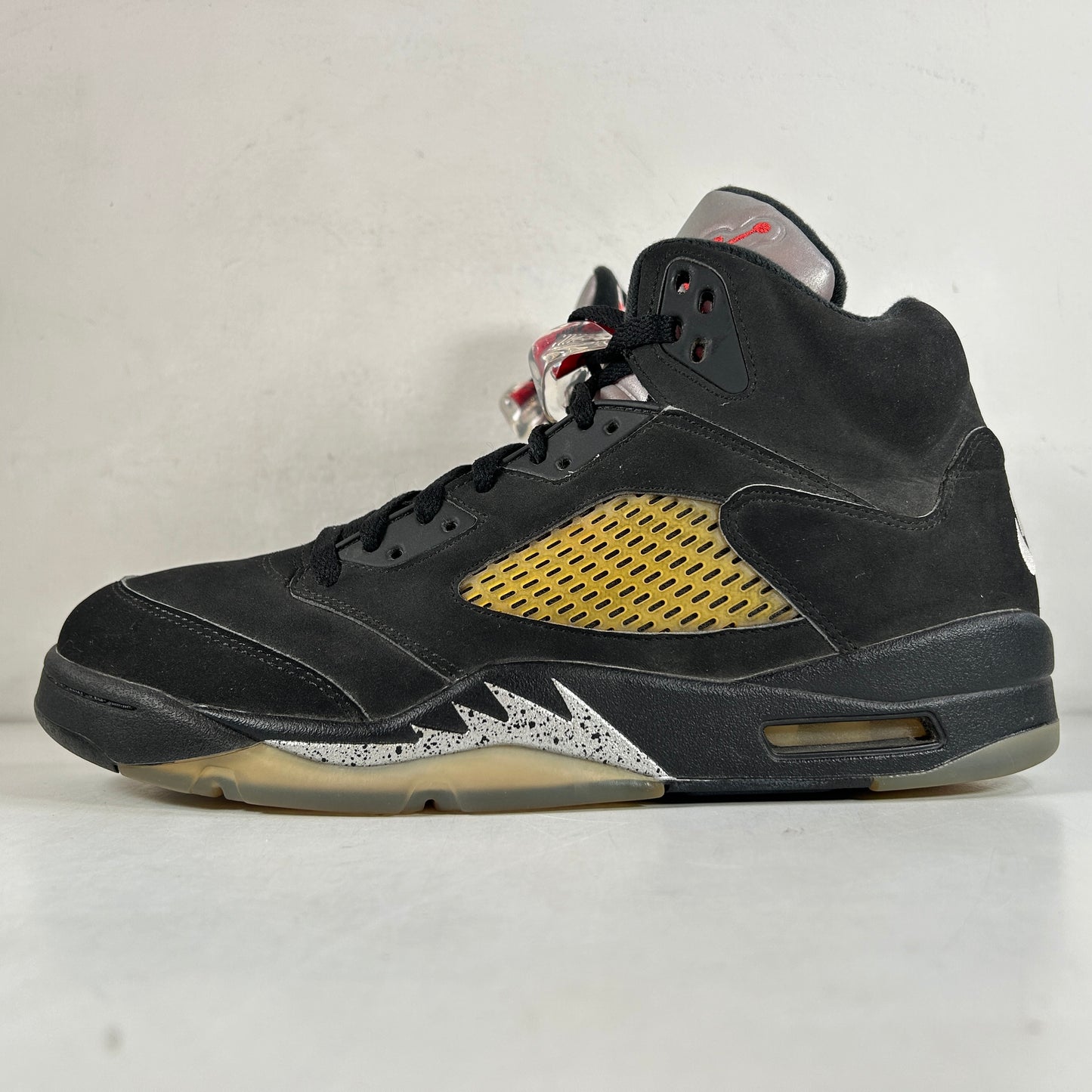 845035 003 Jordan 5 Retro Black Metallic (2016) [USED] - 10.5 M (Used)