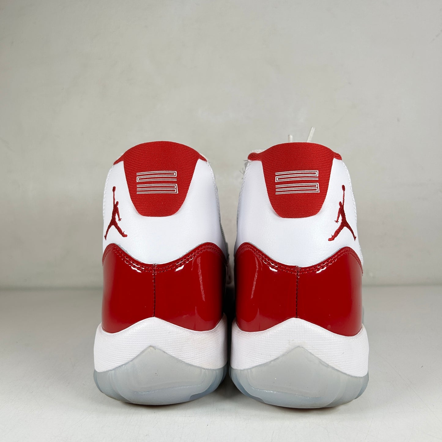 CT8012 116 Jordan 11 Retro Cherry (2022) [USED] - 10.5 M (VNDS)