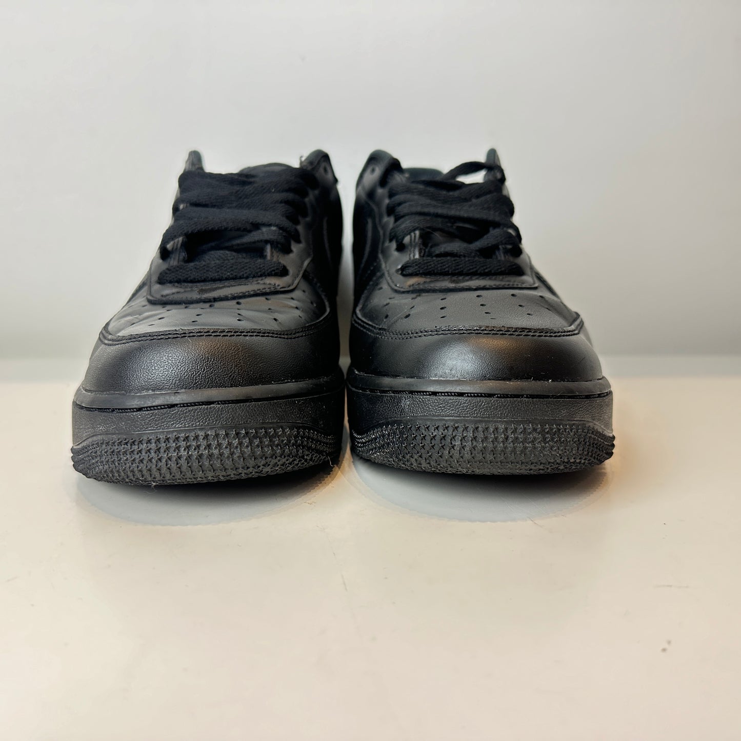 CU9225 001 Air Force 1 Low Supreme Black [USED] - 10 M (Used)