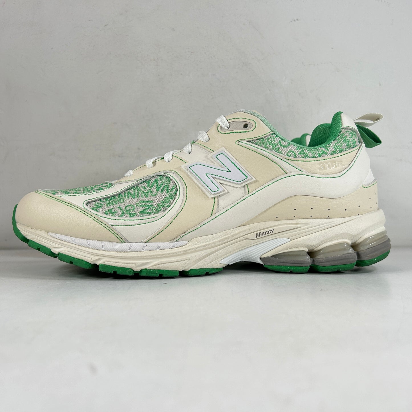 M2002RGC New Balance 2002R GANNI Turtledove [USED] - 10.5 M (Used)