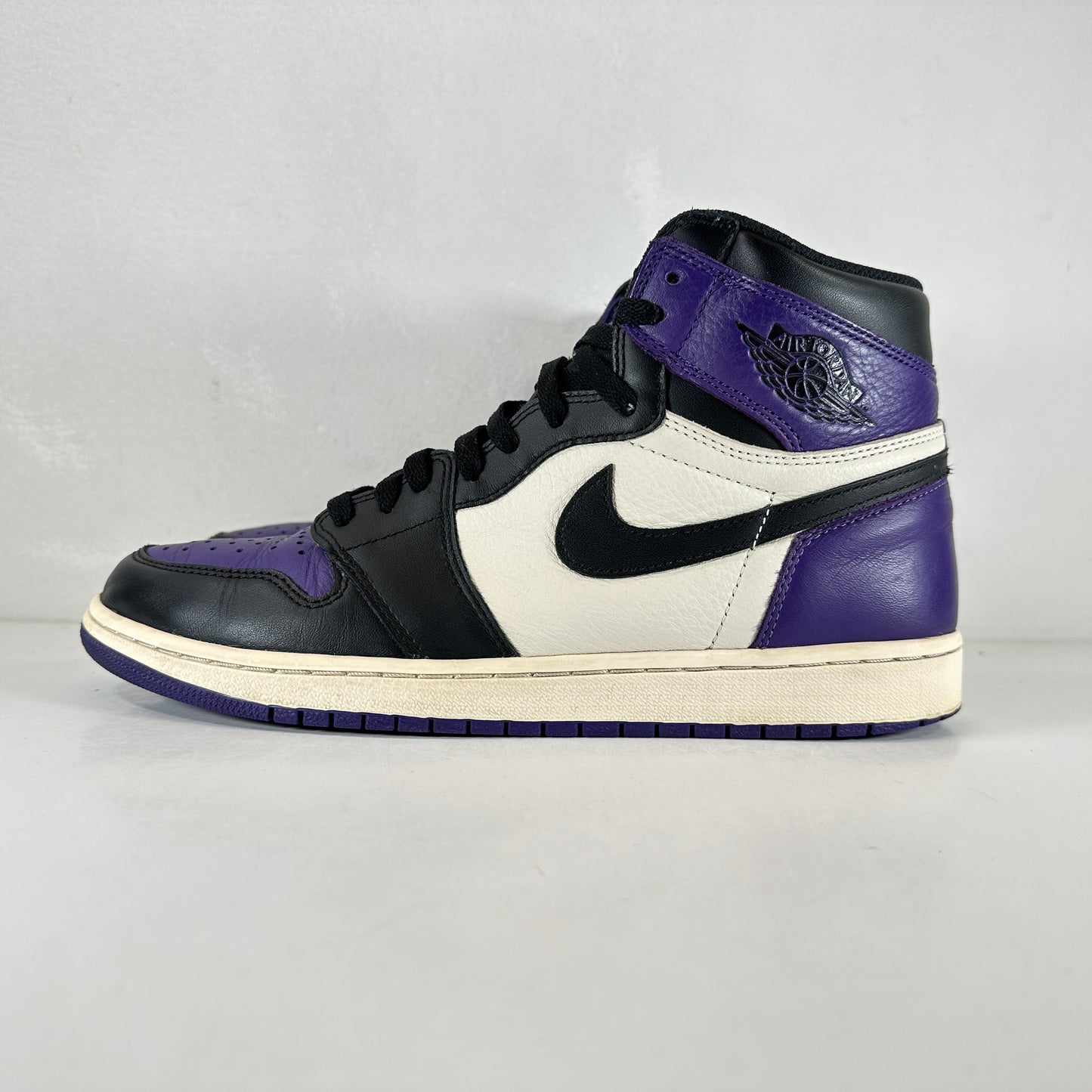 555088 501 Jordan 1 Court Purple [USED] - 11 M (Used)