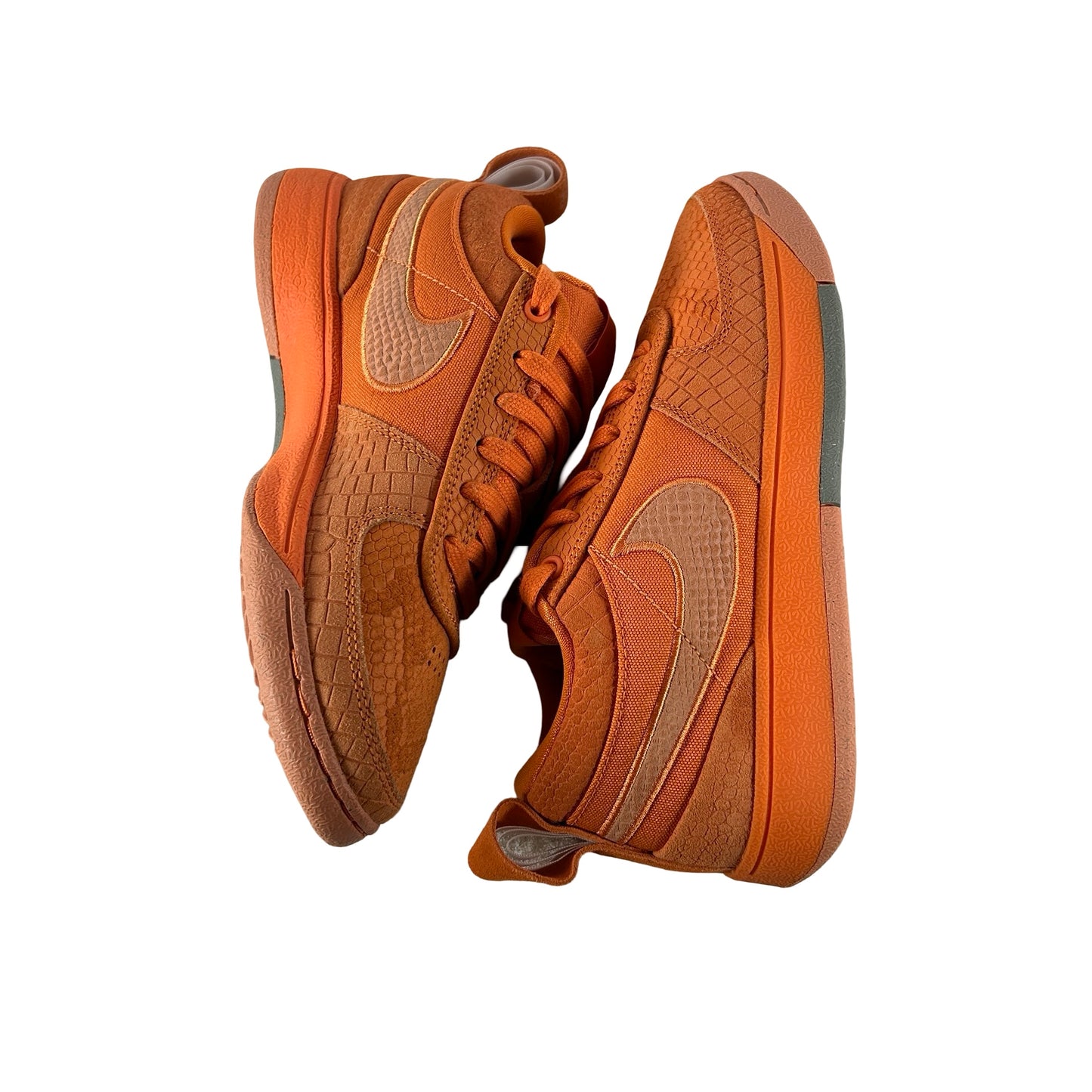 FJ4249 800 Nike Book 1 Chapter One (Numbered) [USED] - 5 M (Used)