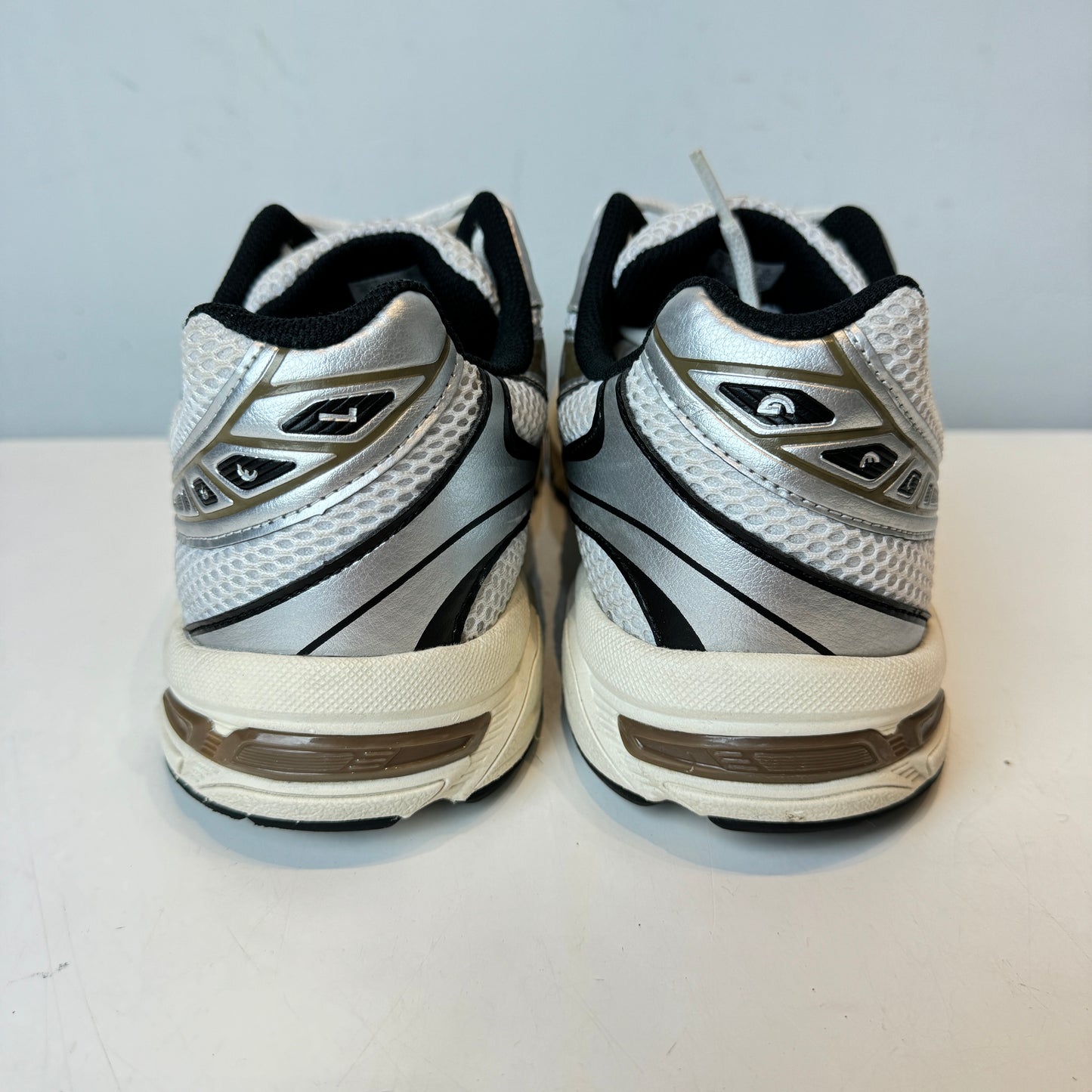 1201A256 113 ASICS Gel-1130 White Clay Canyon [USED] - 10 M (Used)