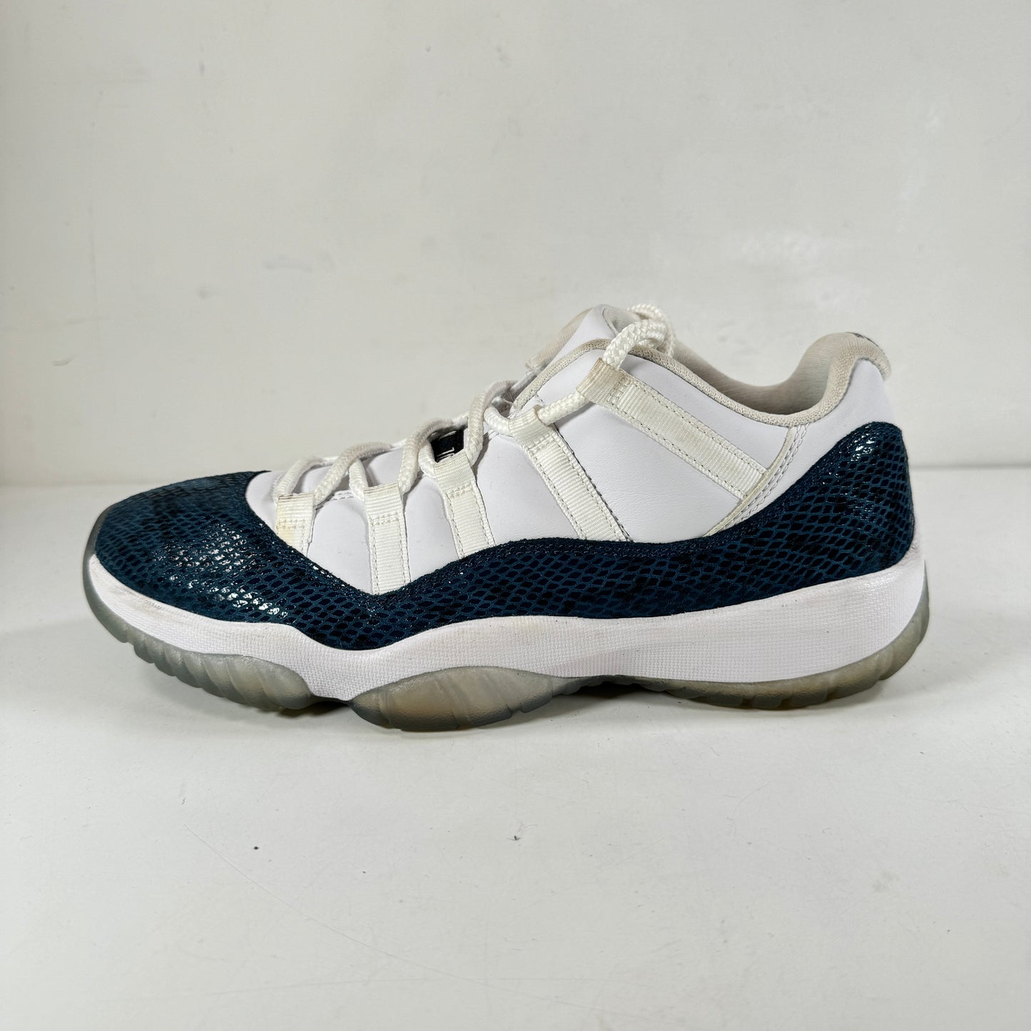 CD6846 102 Jordan 11 Retro Low Snake Navy (2019) [USED] - 9 M (Used) (No Box)