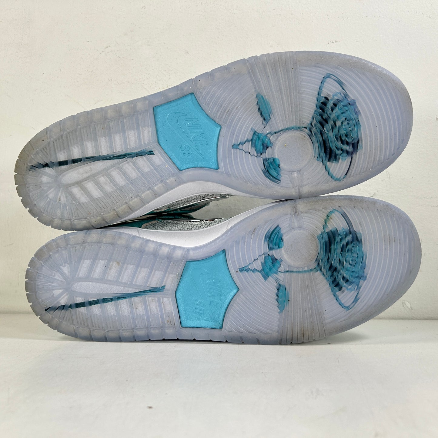 FD2562 400 Nike SB Dunk Low April Skateboards [USED] - 11 M (Used)