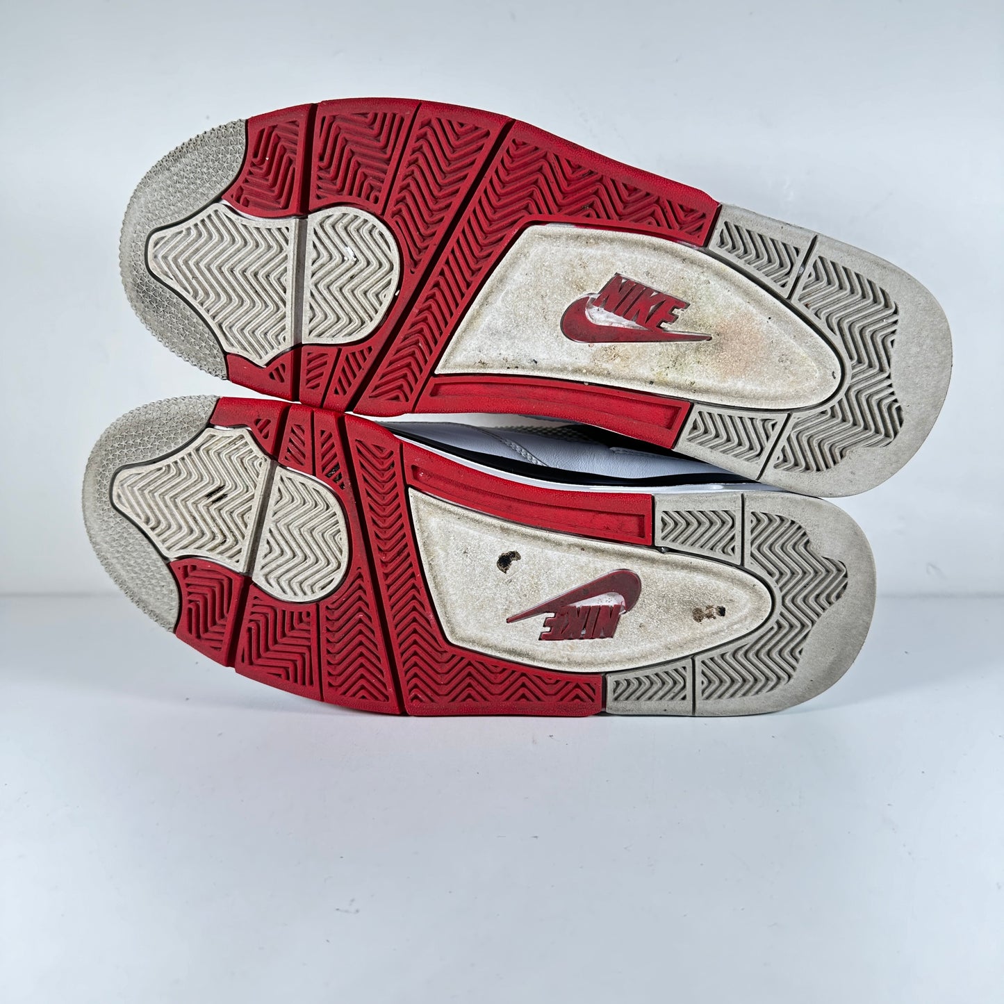 DC7770 160 Jordan 4 Retro Fire Red (2020) [USED] - 10.5 M (Used)