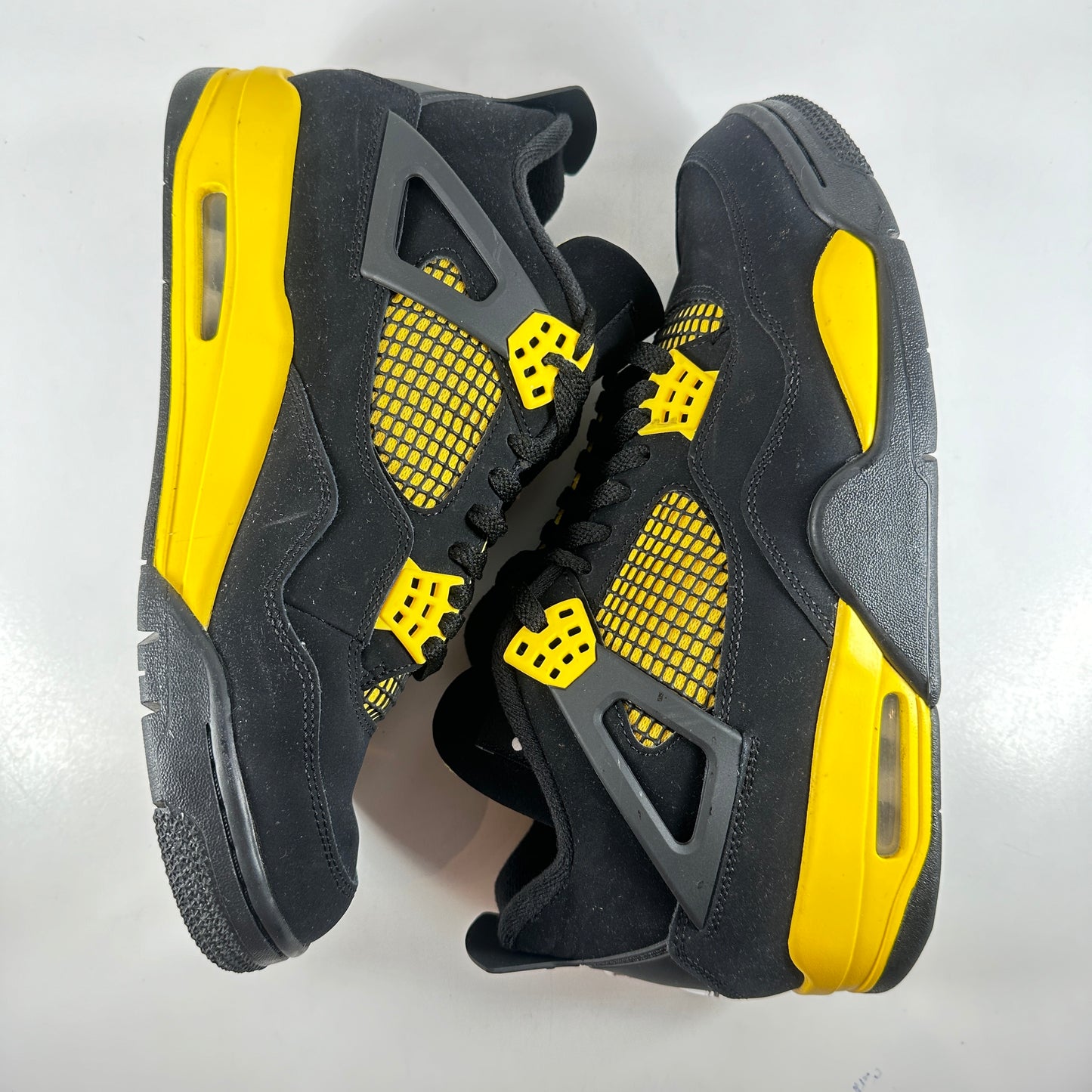 DH6927 017 Jordan 4 Retro Thunder [USED] - 10 M (Used)