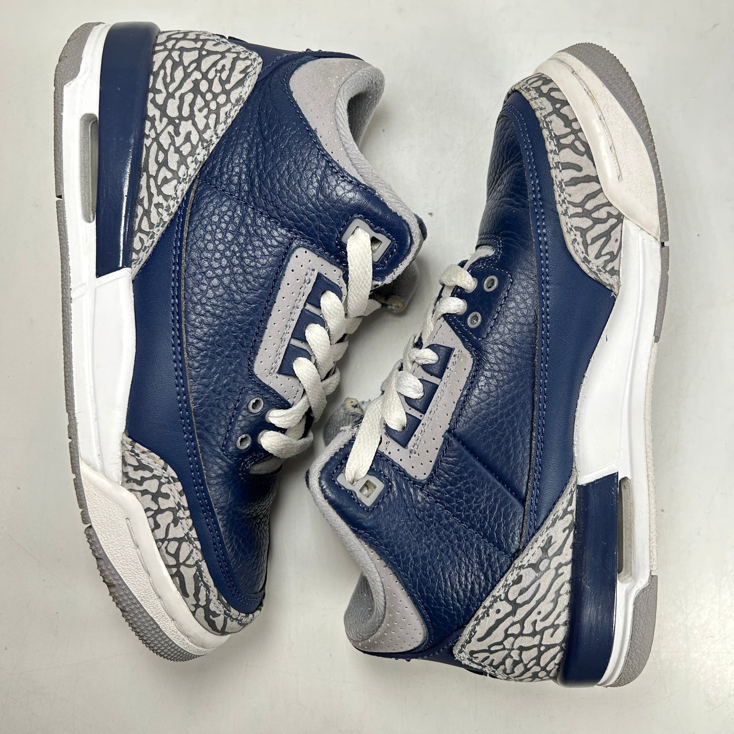 398614 401 Jordan 3 Georgetown [USED] - 4.5 Y (Used)