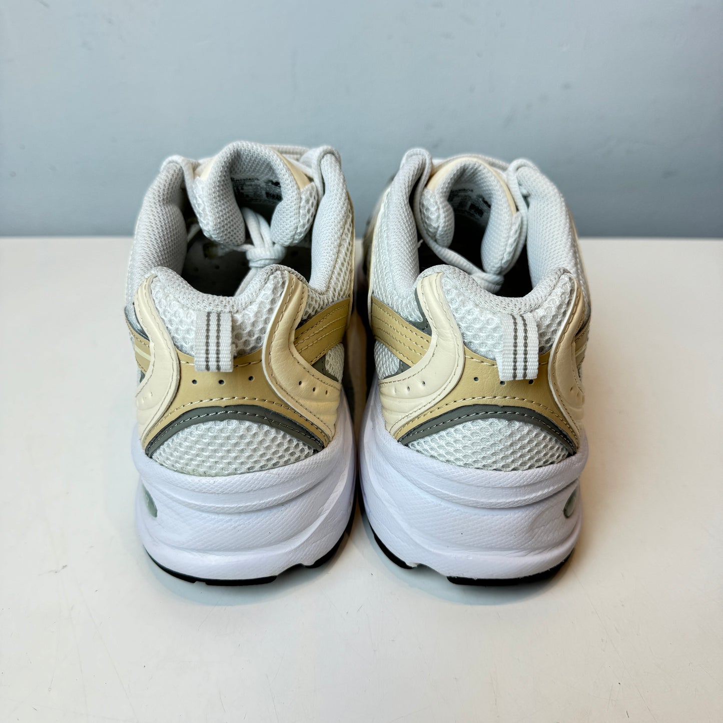 MR530AOS New Balance 530 Beige Silver [USED] - 9.5 M (Used) (No Box)
