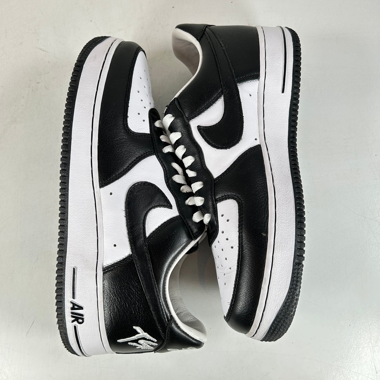 FJ5756 100 Nike Air Force 1 Low QS Terror Squad Blackout [USED] - 9 M (Used3)