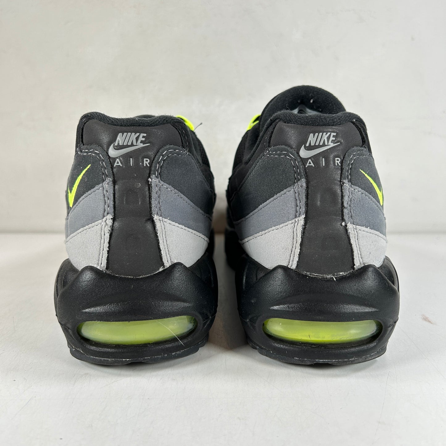 FV4710 001 Nike Air Max 95 Black Neon [USED] - 9.5 M (Used)