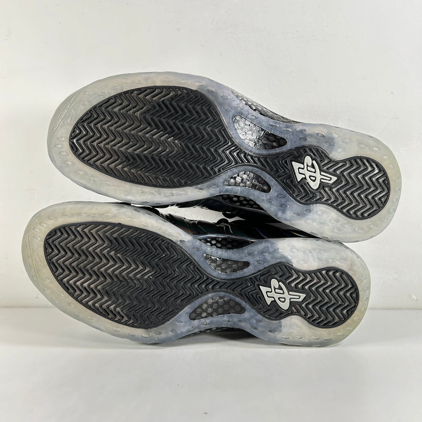 314996 900 Nike Air Foamposite One Hologram [USED] - 11 M (VNDS) (Replace Box)