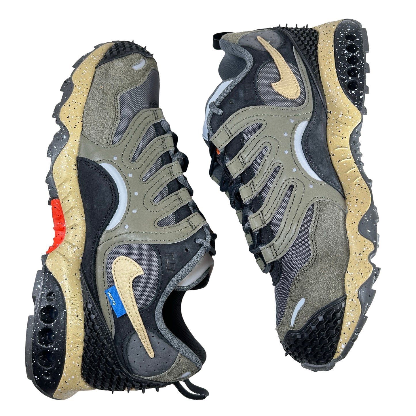 FN7546 300 Undefeated x Air Terra Humara 'Cargo Khaki' [USED] - 10 M (Used3)