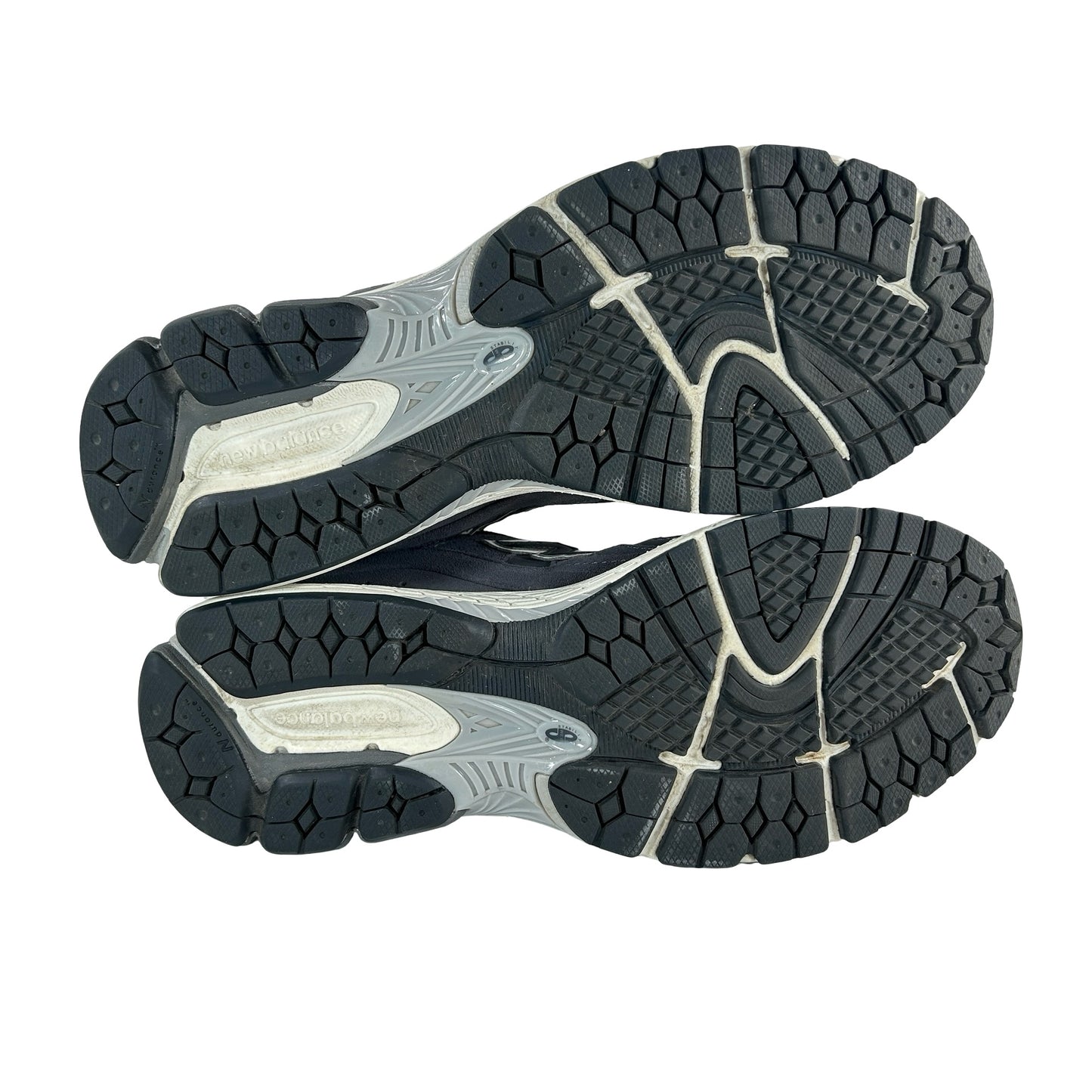 M2002RFL New Balance 2002R Monochrome Pack Grey [USED] - 9.5 M (Used) (No Box)