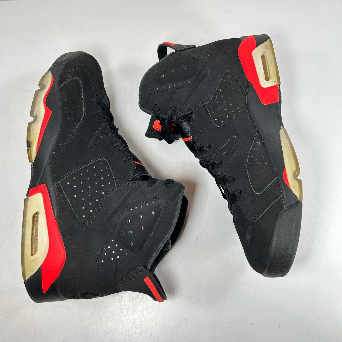 384664 060 Jordan 6 Infrared [USED] - 11 M (Used3)