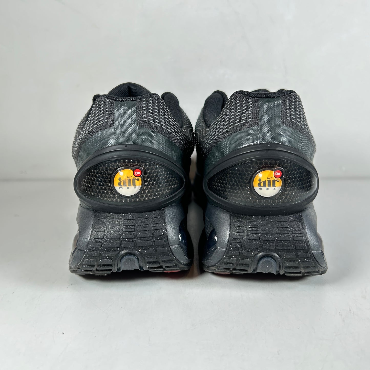 DV3337 002 Nike Air Max Dn Black Dark Smoke Grey [USED] - 9.5 M (Used)